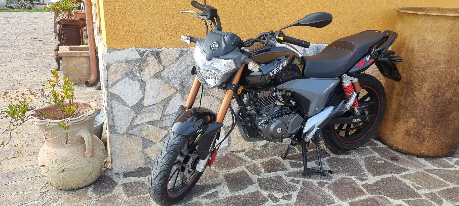 Keeway RKV 125 Negro - 1