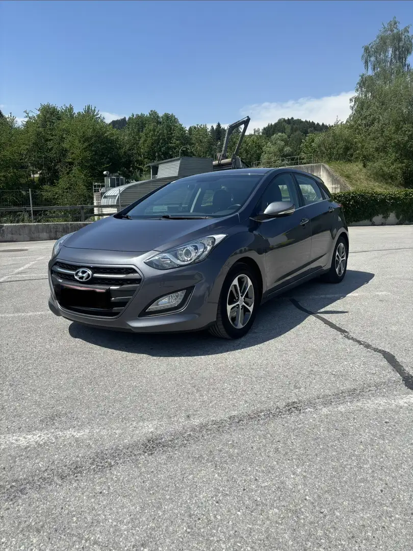 Hyundai i30 1,4 CRDi Comfort Grau - 1