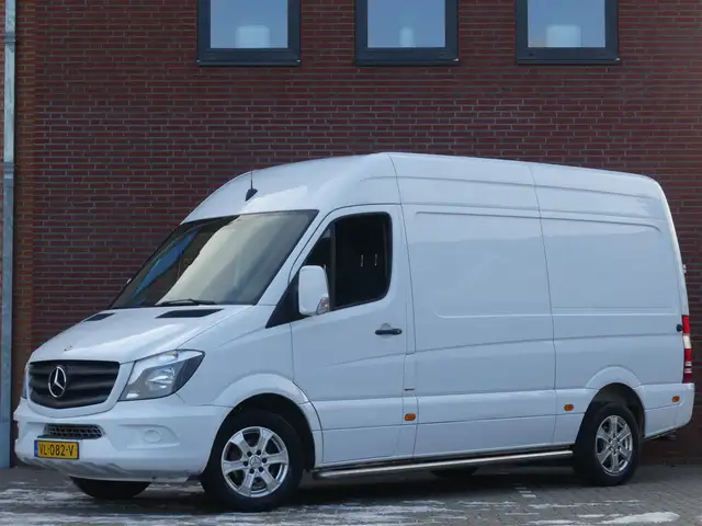 Mercedes-Benz Sprinter 319 CDI V6 L2H2 Geïsoleerd 3500 KG Trekgewicht Cam
