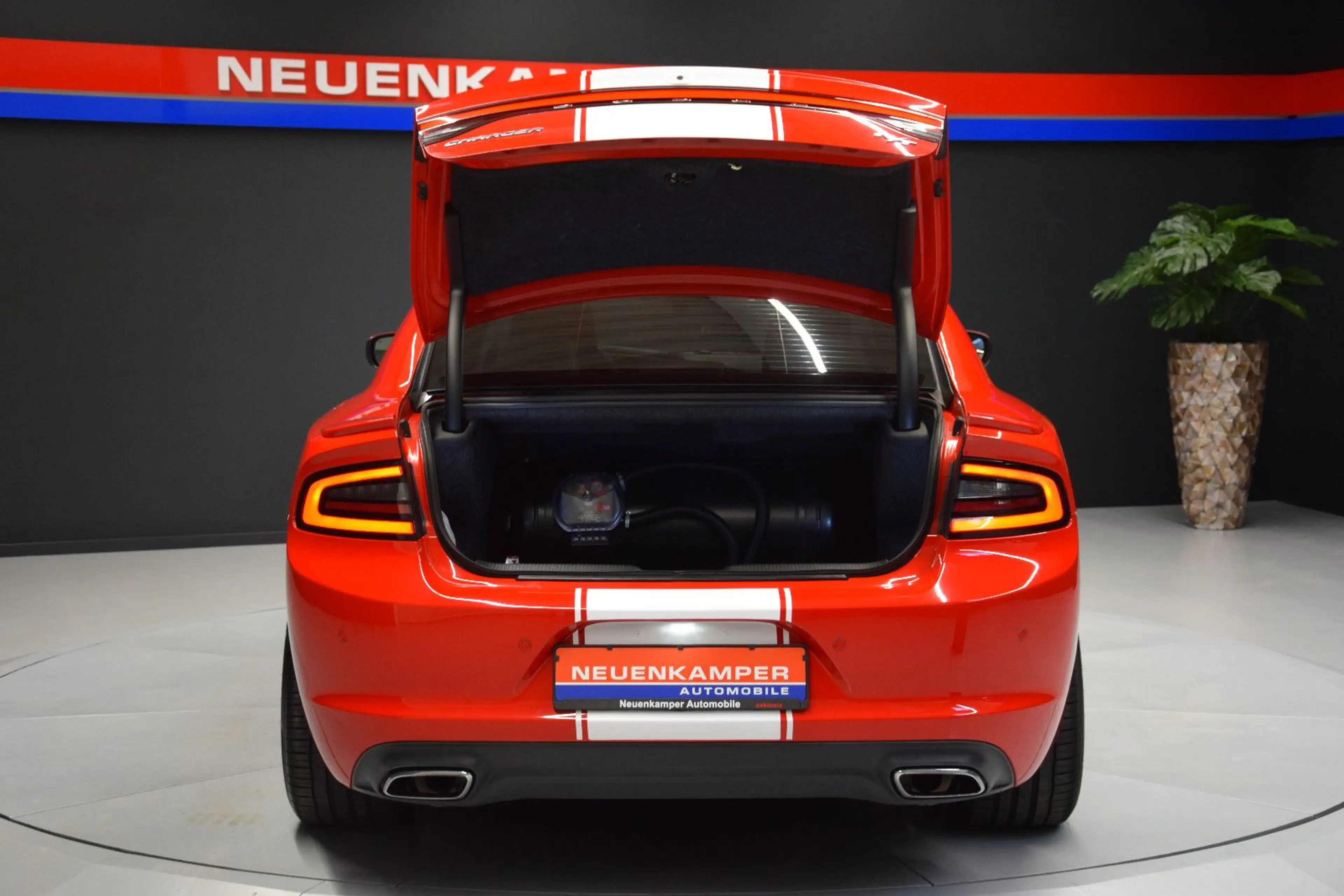 Dodge Charger Schiebedach Sitzl Bi-Colo Alpine LED NAV — photo 10