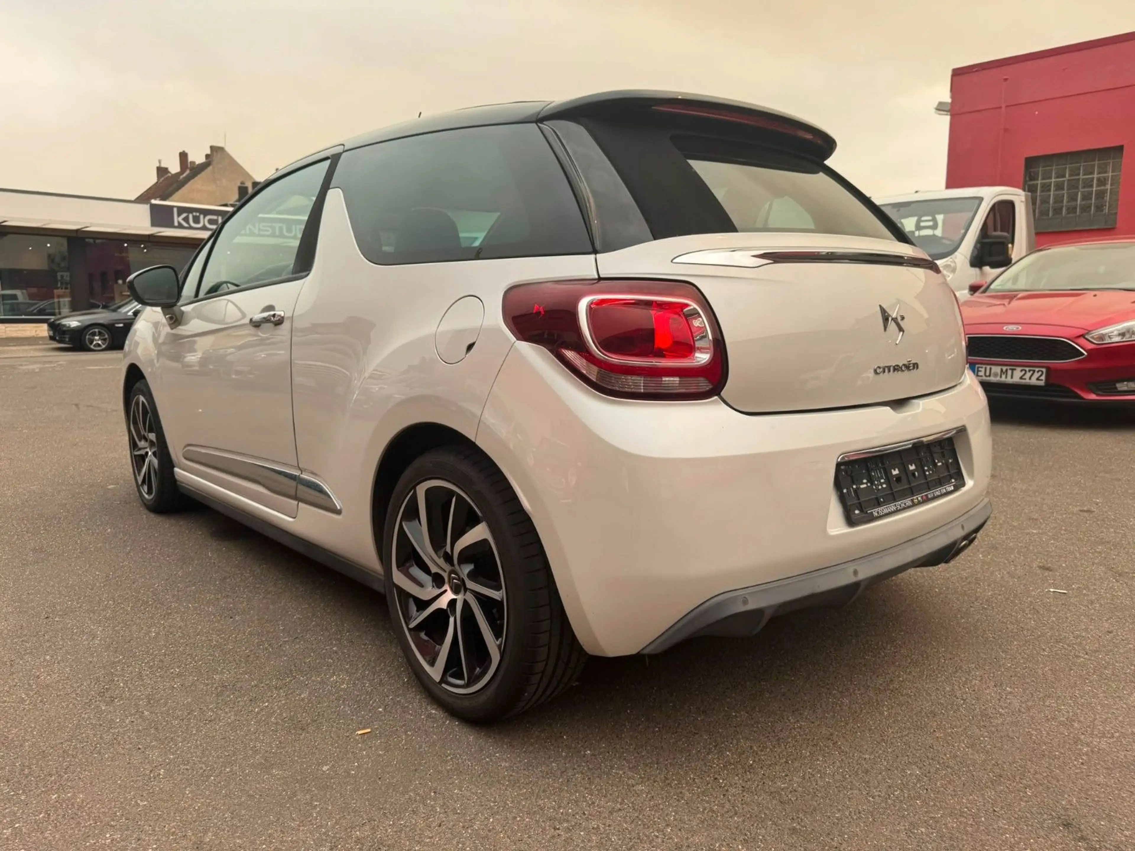 DS Automobiles DS 3 THP 165 Stop&Start SportChic Cabrio — photo 2
