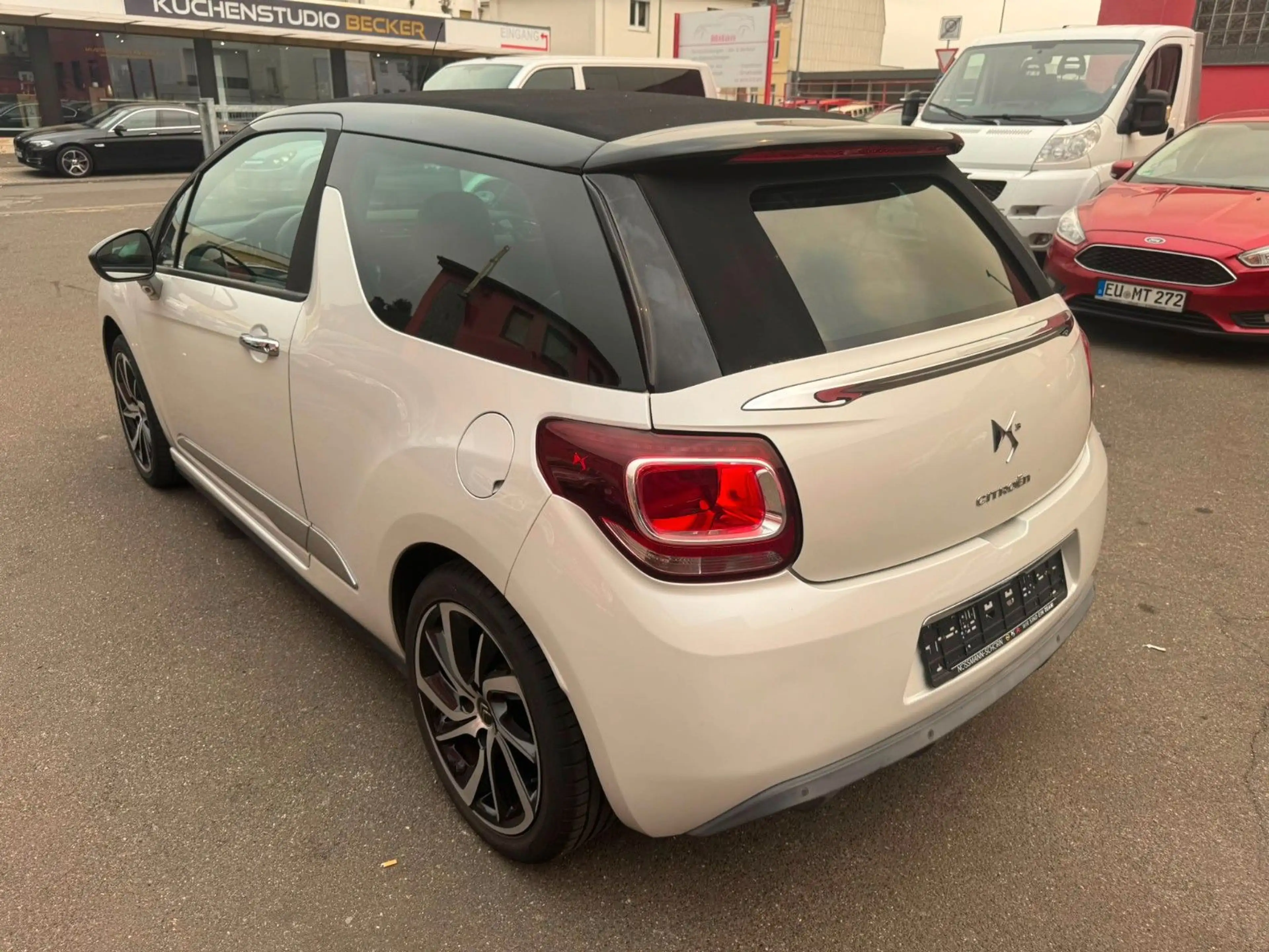 DS Automobiles DS 3 THP 165 Stop&Start SportChic Cabrio — photo 8