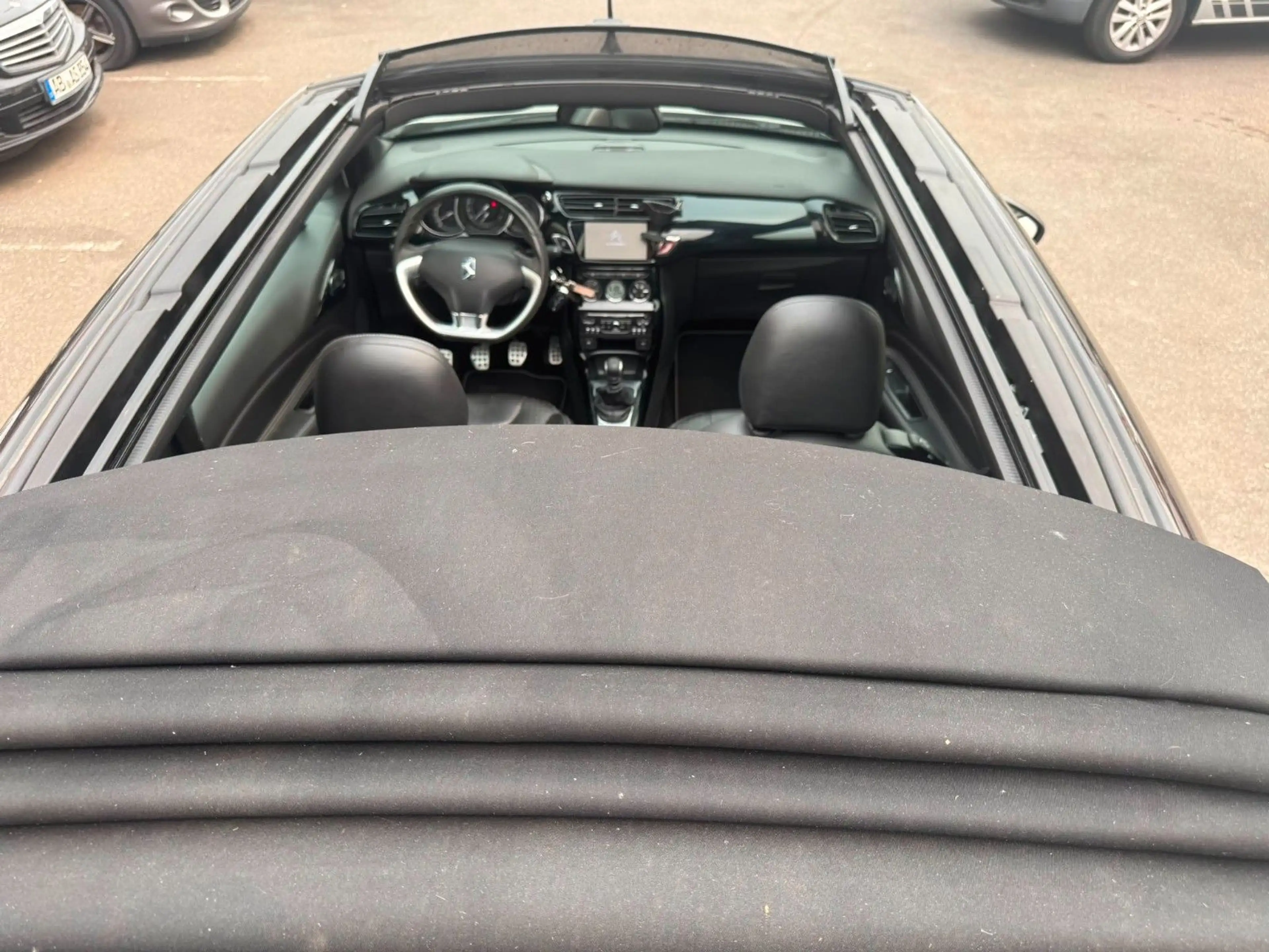 DS Automobiles DS 3 THP 165 Stop&Start SportChic Cabrio — photo 13