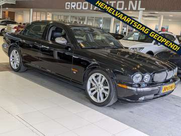 4.2 V8 S/C Automaat 396pk Leer, Airco, Cruise cont