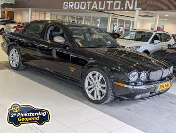 4.2 V8 S/C Automaat 396pk Leer, Airco, Cruise cont