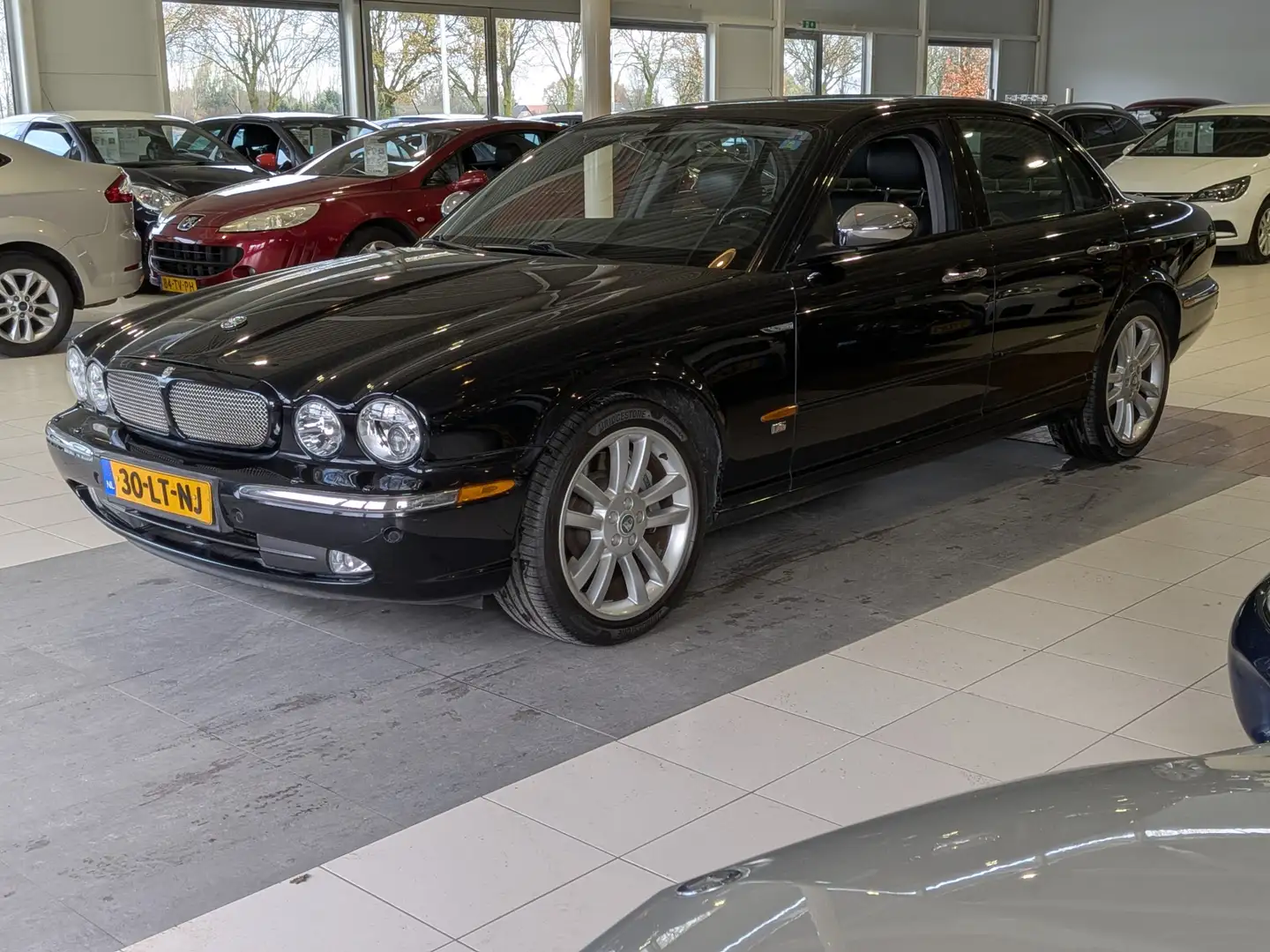 Jaguar XJR 4.2 V8 S/C Automaat 396pk Leer, Airco, Cruise cont Negro - 2