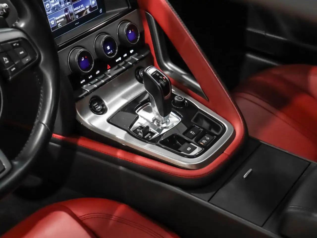 Jaguar F-Type снимка Jaguar F-Type