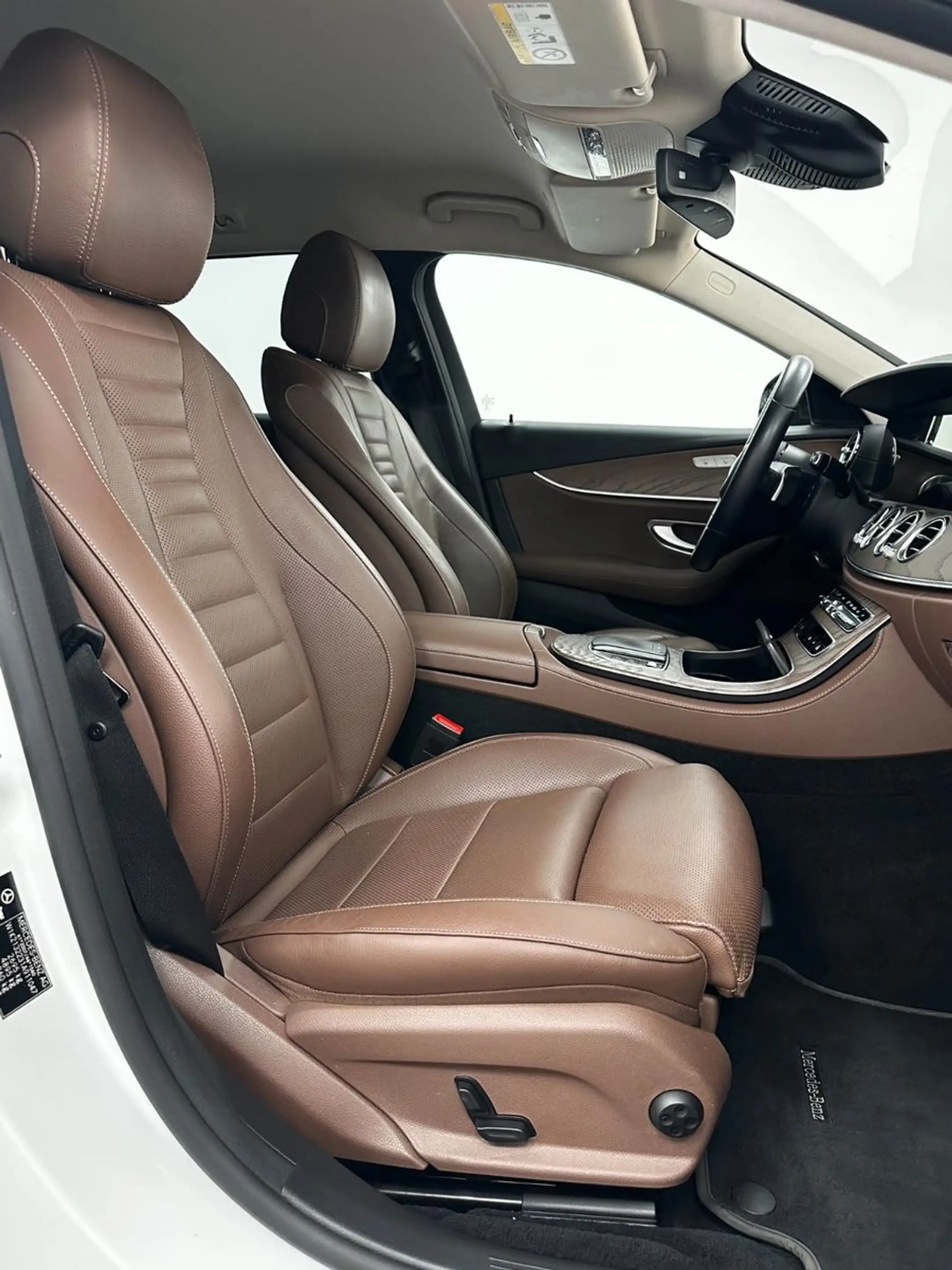 Mercedes-Benz E 400 E-d 4Matic.WIDE.LED.NIGHT.LEDER.360°K.DIST — photo 20