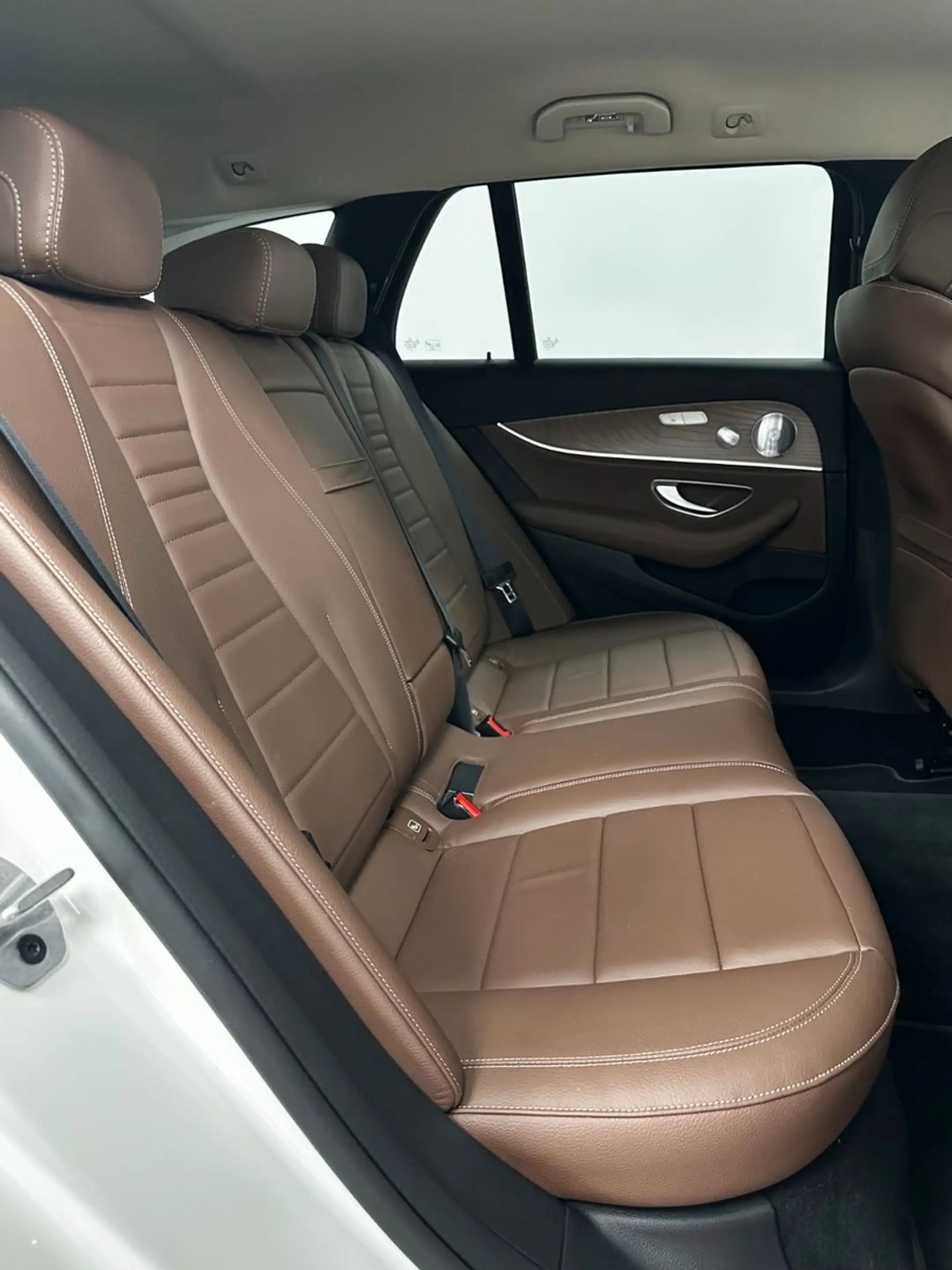 Mercedes-Benz E 400 E-d 4Matic.WIDE.LED.NIGHT.LEDER.360°K.DIST — photo 24