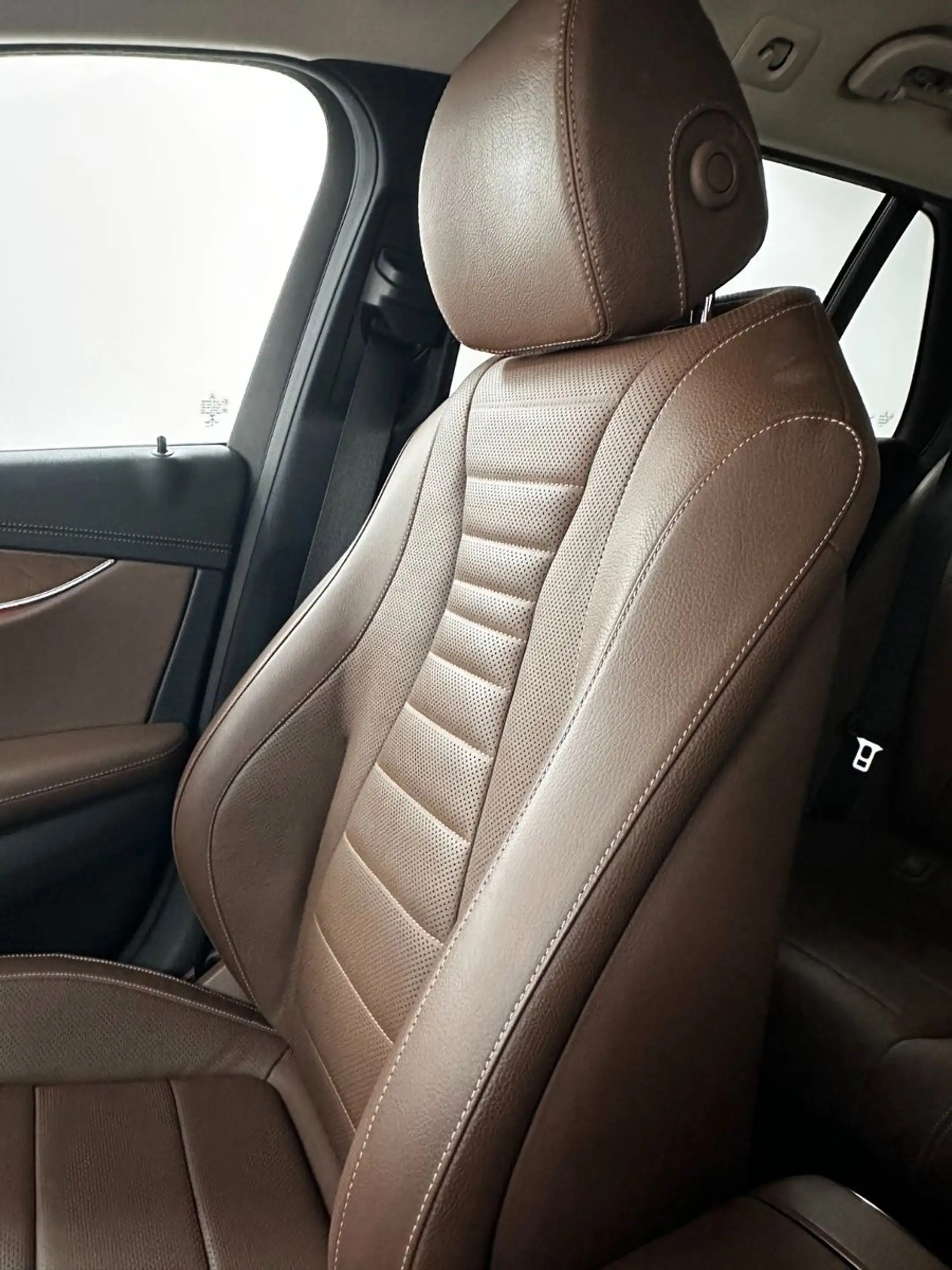 Mercedes-Benz E 400 E-d 4Matic.WIDE.LED.NIGHT.LEDER.360°K.DIST — photo 34