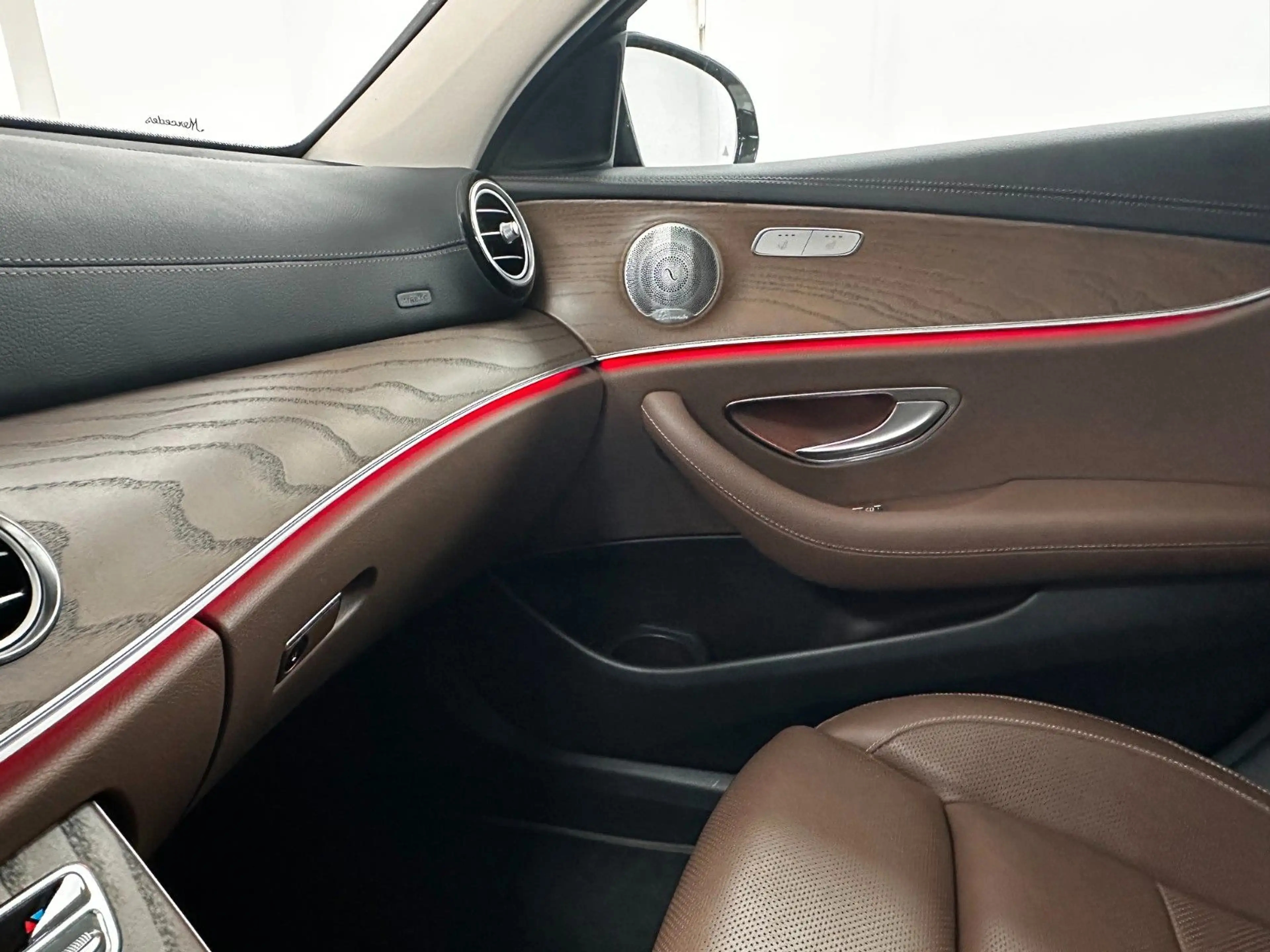 Mercedes-Benz E 400 E-d 4Matic.WIDE.LED.NIGHT.LEDER.360°K.DIST — photo 31