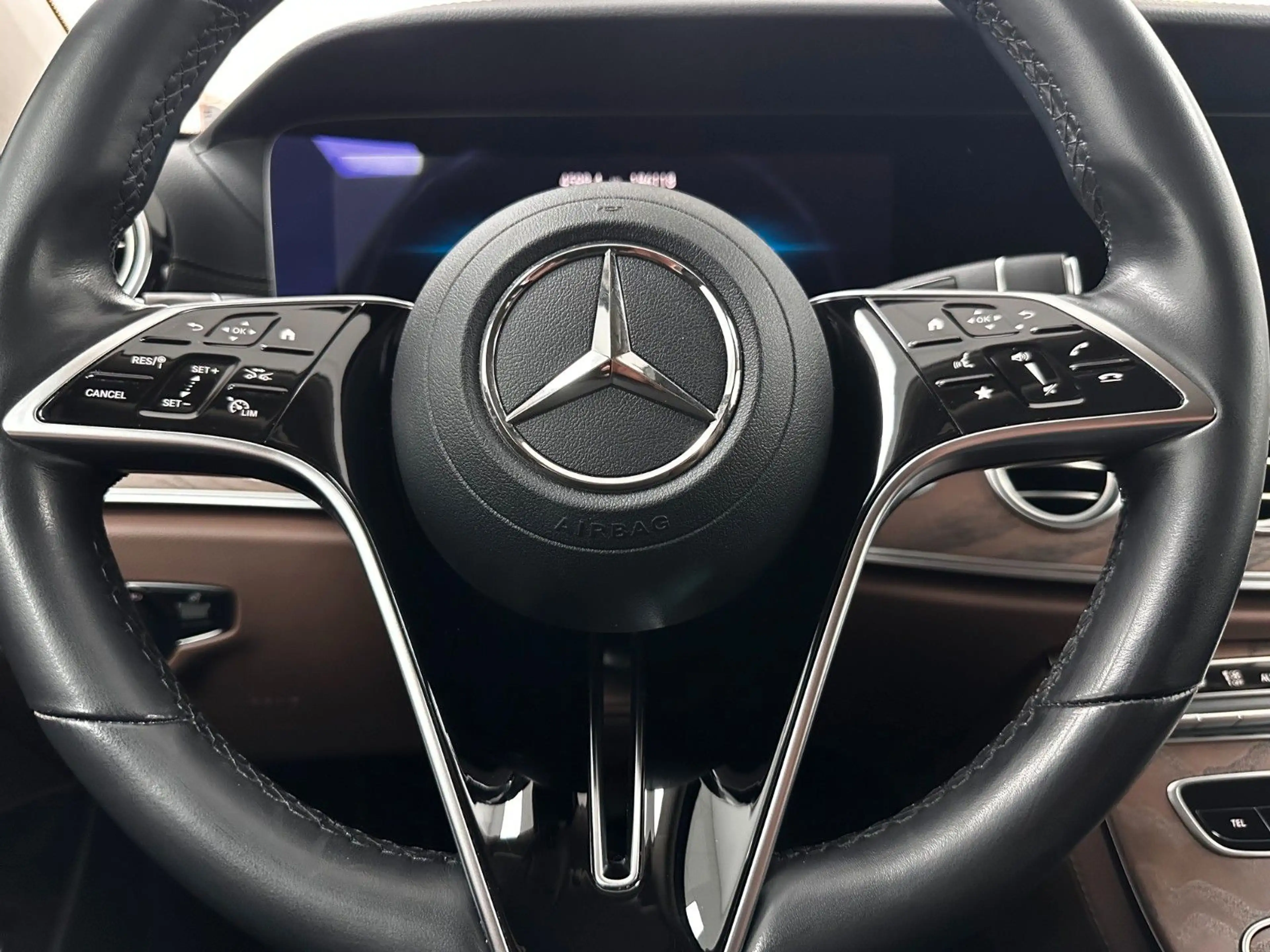 Mercedes-Benz E 400 E-d 4Matic.WIDE.LED.NIGHT.LEDER.360°K.DIST — photo 13