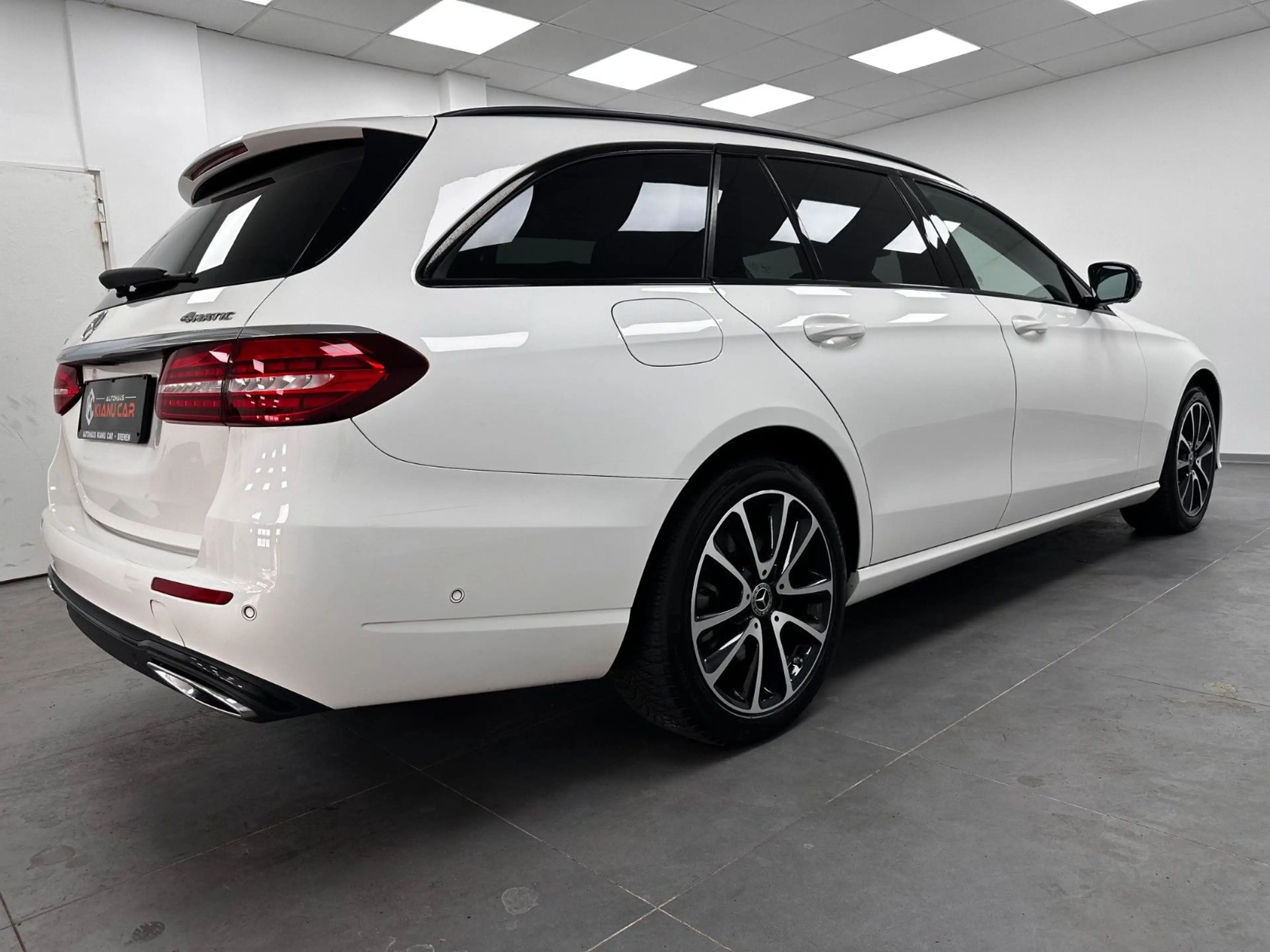 Mercedes-Benz E 400 E-d 4Matic.WIDE.LED.NIGHT.LEDER.360°K.DIST — photo 8