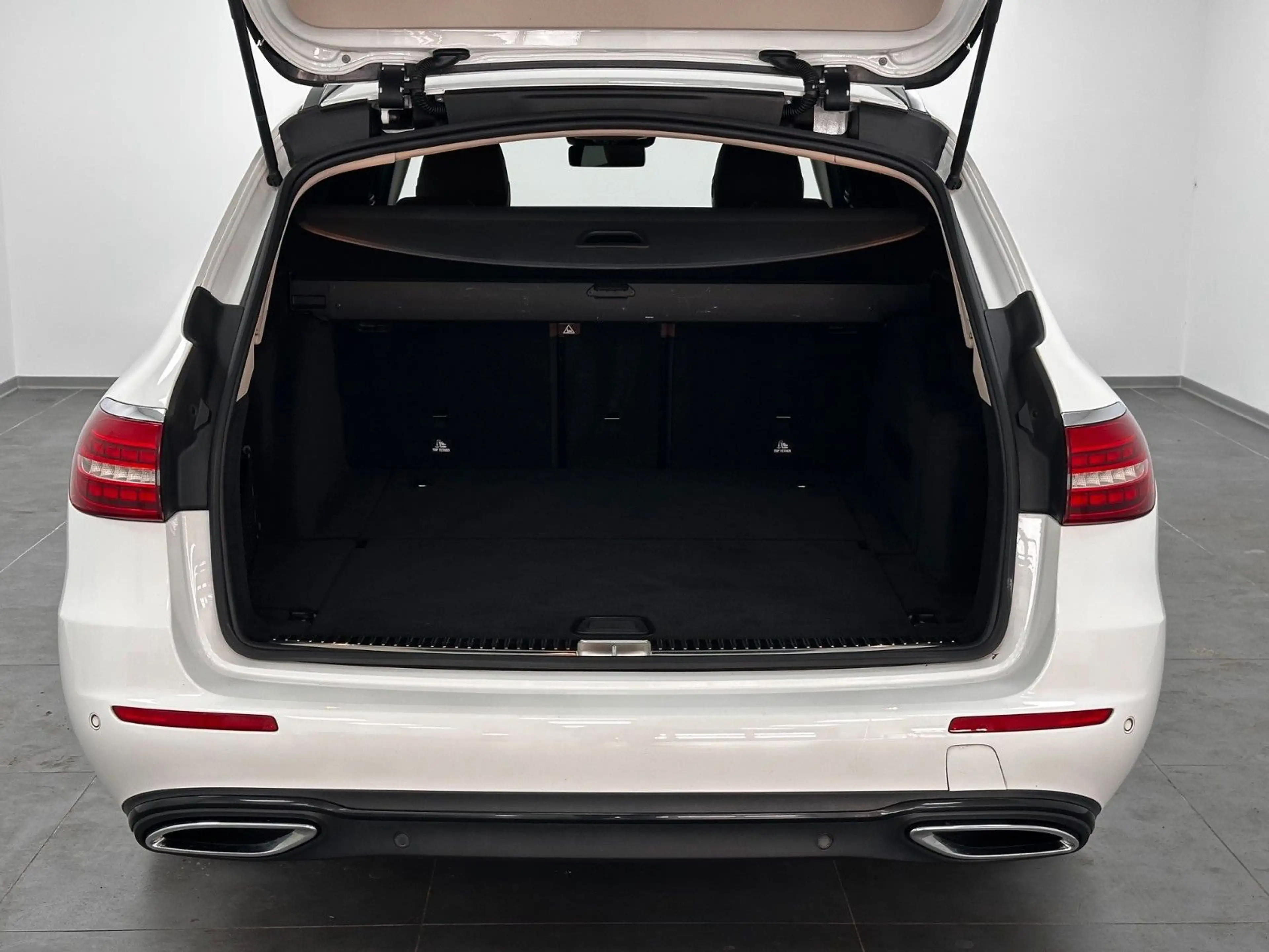 Mercedes-Benz E 400 E-d 4Matic.WIDE.LED.NIGHT.LEDER.360°K.DIST — photo 10