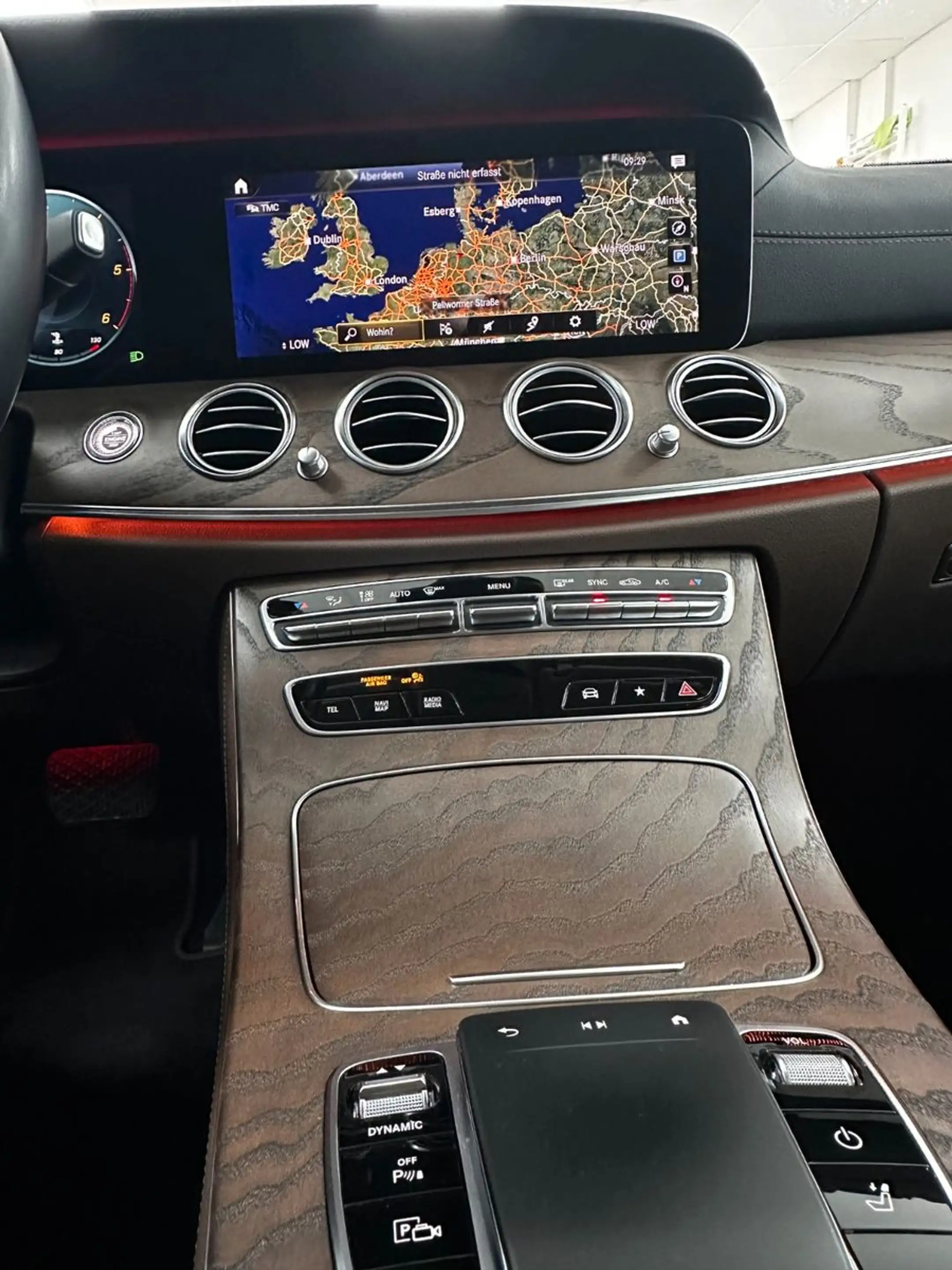 Mercedes-Benz E 400 E-d 4Matic.WIDE.LED.NIGHT.LEDER.360°K.DIST — photo 29