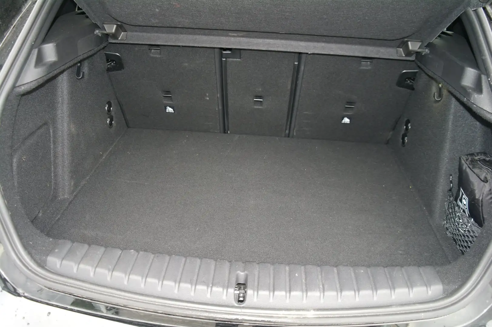 BMW 120 i Schwarz - 2