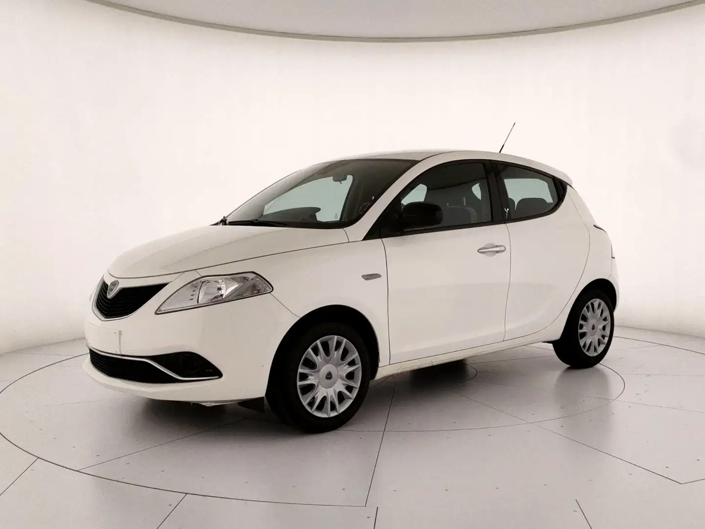 Lancia Ypsilon 5 porte 1.2 69cv gold my16 Bianco - 1
