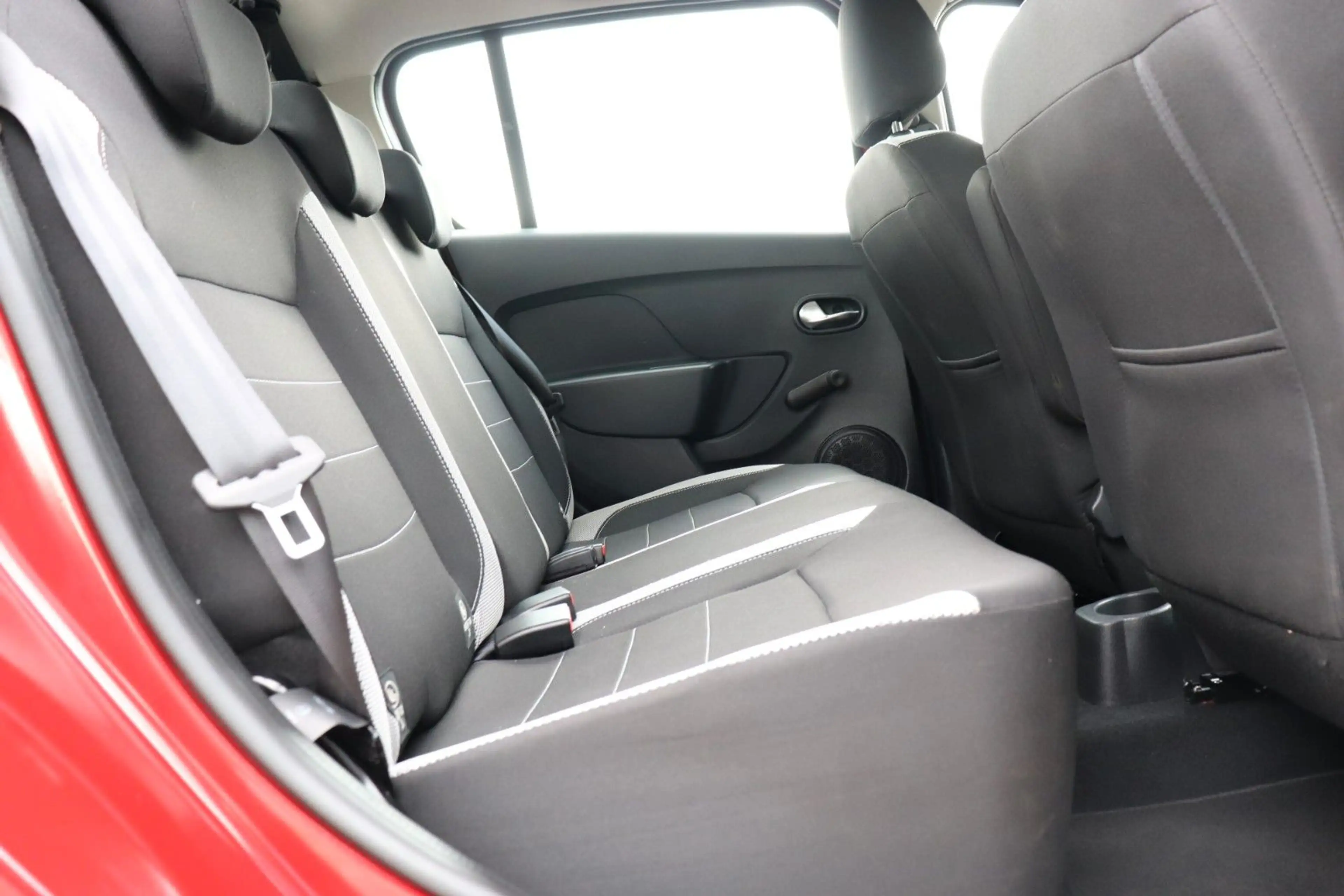 Dacia Sandero II Stepway Prestige, Navi, Komf-Paket — photo 13