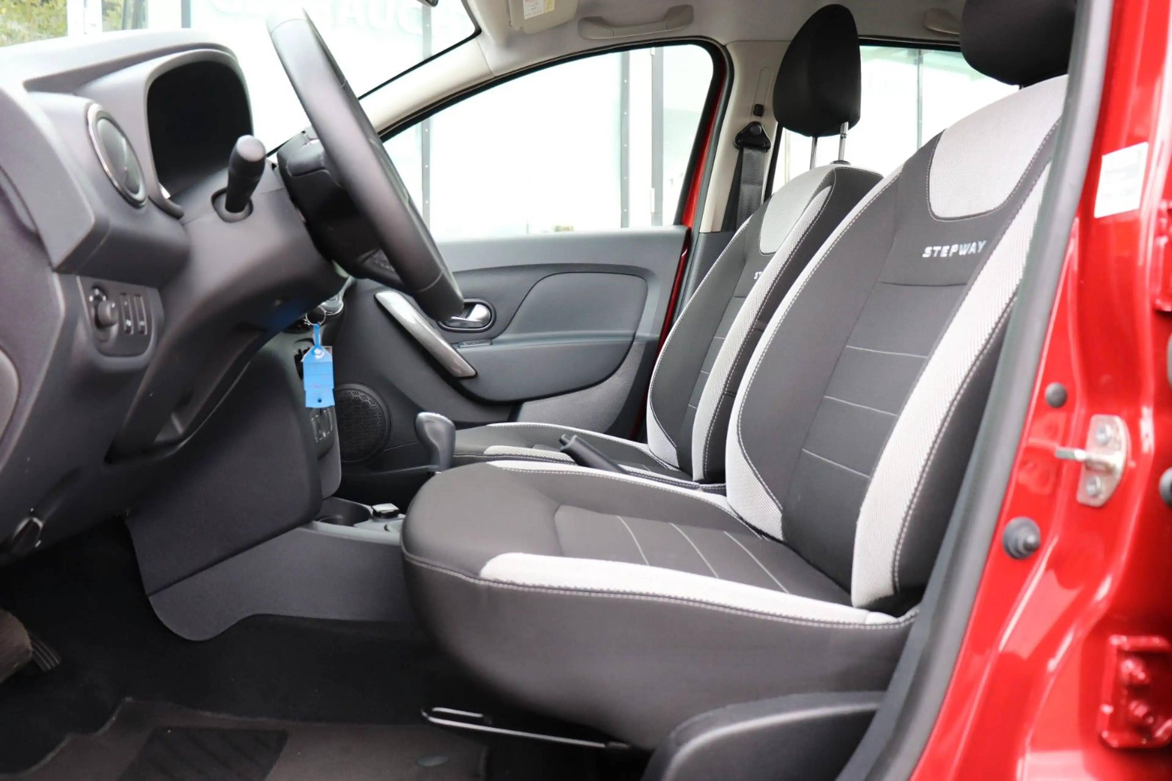 Dacia Sandero II Stepway Prestige, Navi, Komf-Paket — photo 10