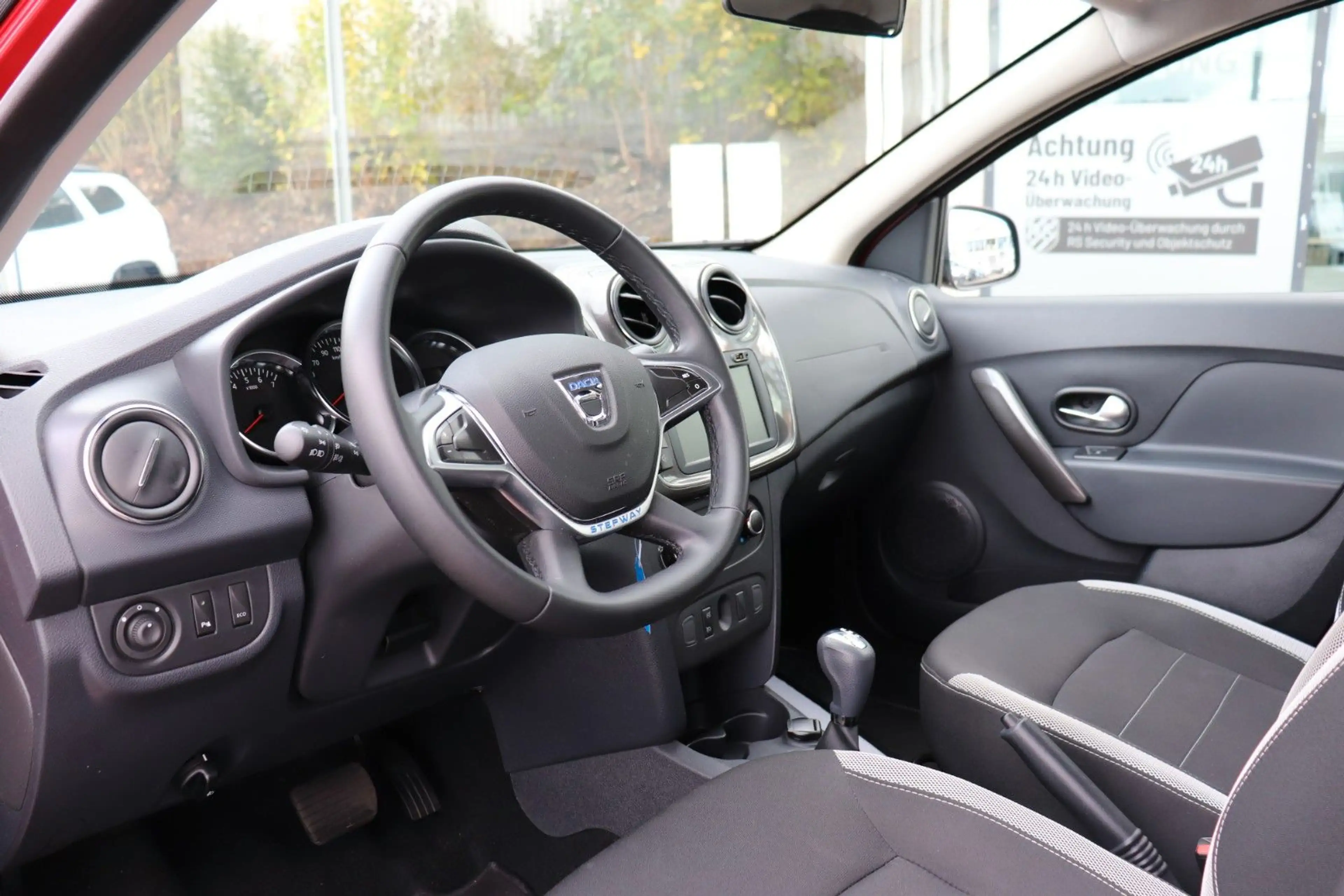 Dacia Sandero II Stepway Prestige, Navi, Komf-Paket — photo 9