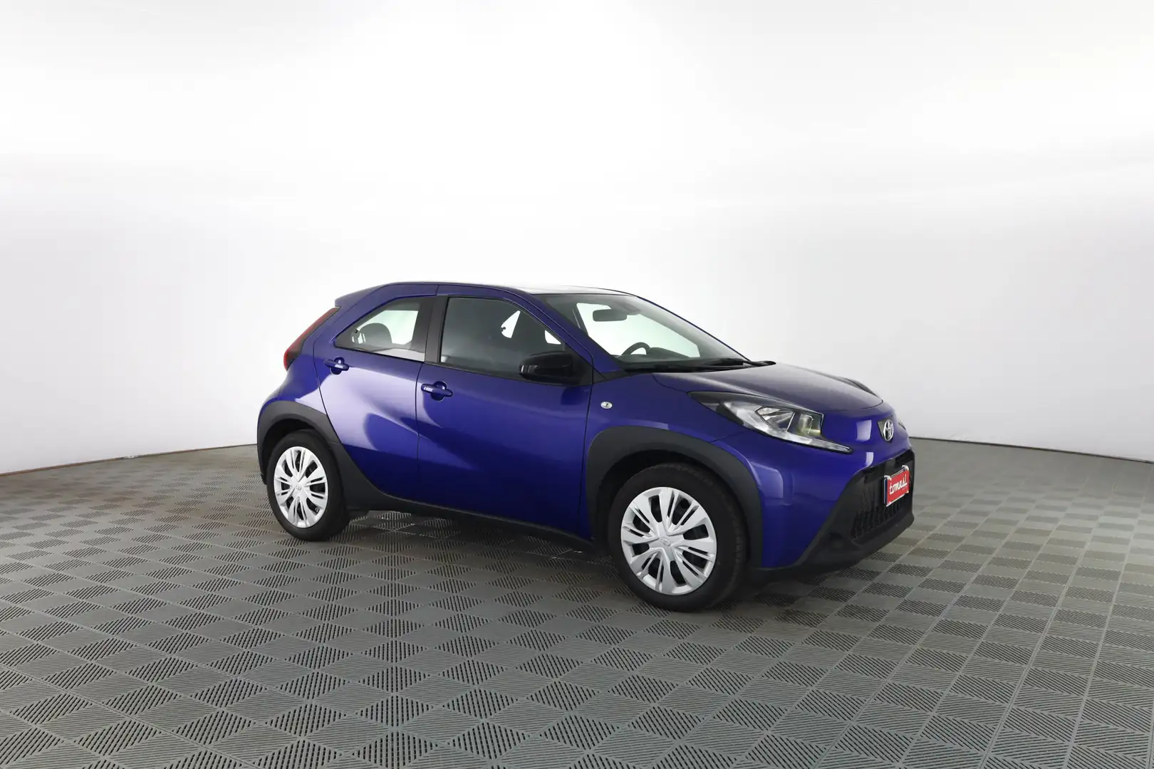 Toyota Aygo X Aygo X 1.0 VVT-i 72 CV 5 porte Active Blu/Azzurro - 2