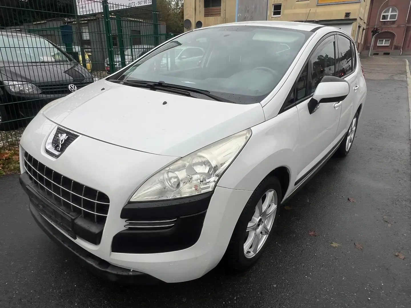 Peugeot 3008 3008 Diesel HDi FAP 110 EGS6 Premium Weiß - 1