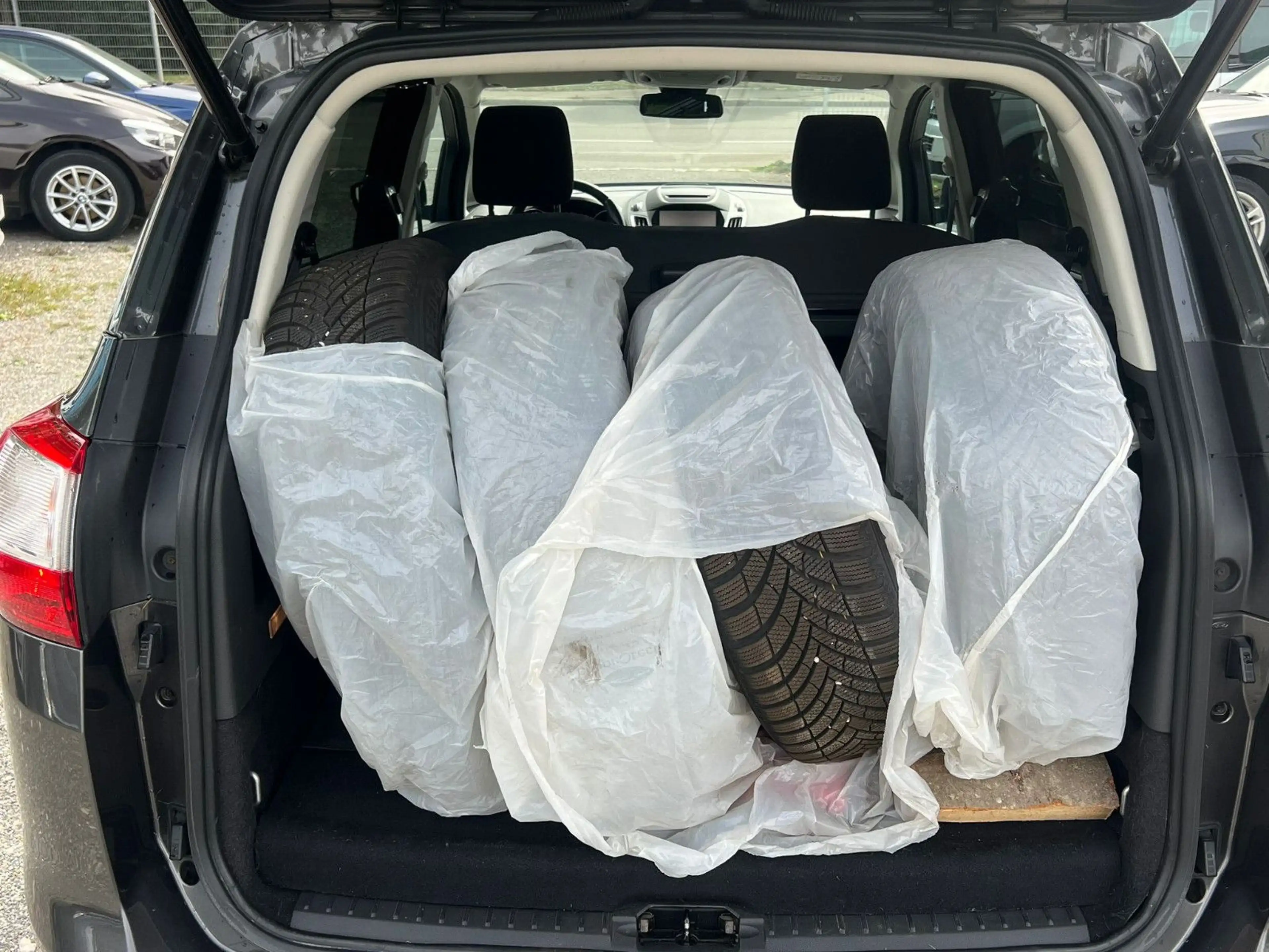 Ford Grand C-Max Grand C-MAX Titanium — photo 9