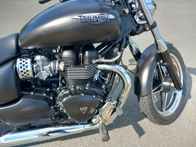 Triumph Speedmaster - foto 3