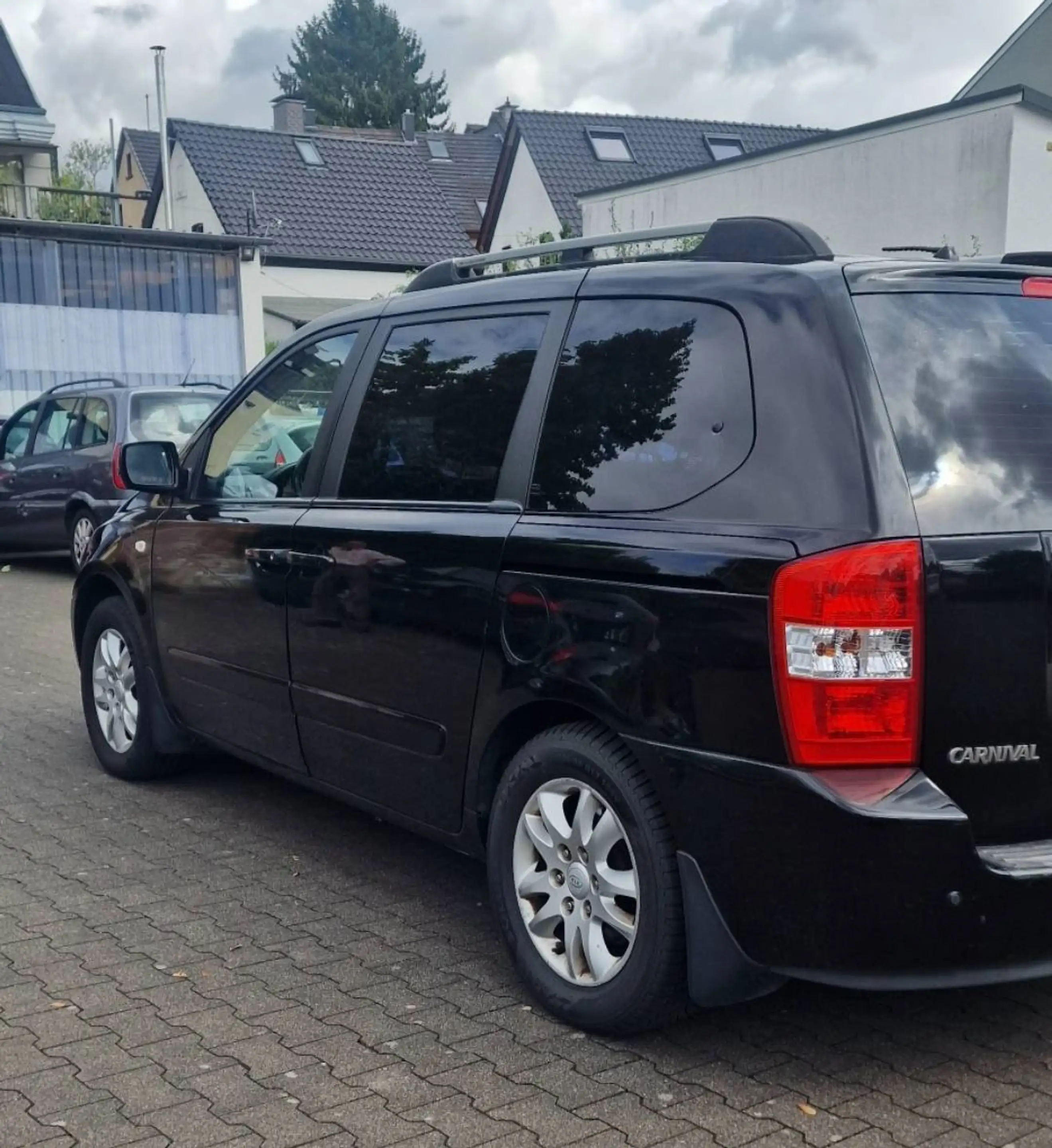 Kia Carnival 2.9 CRDi VGT EX — photo 6