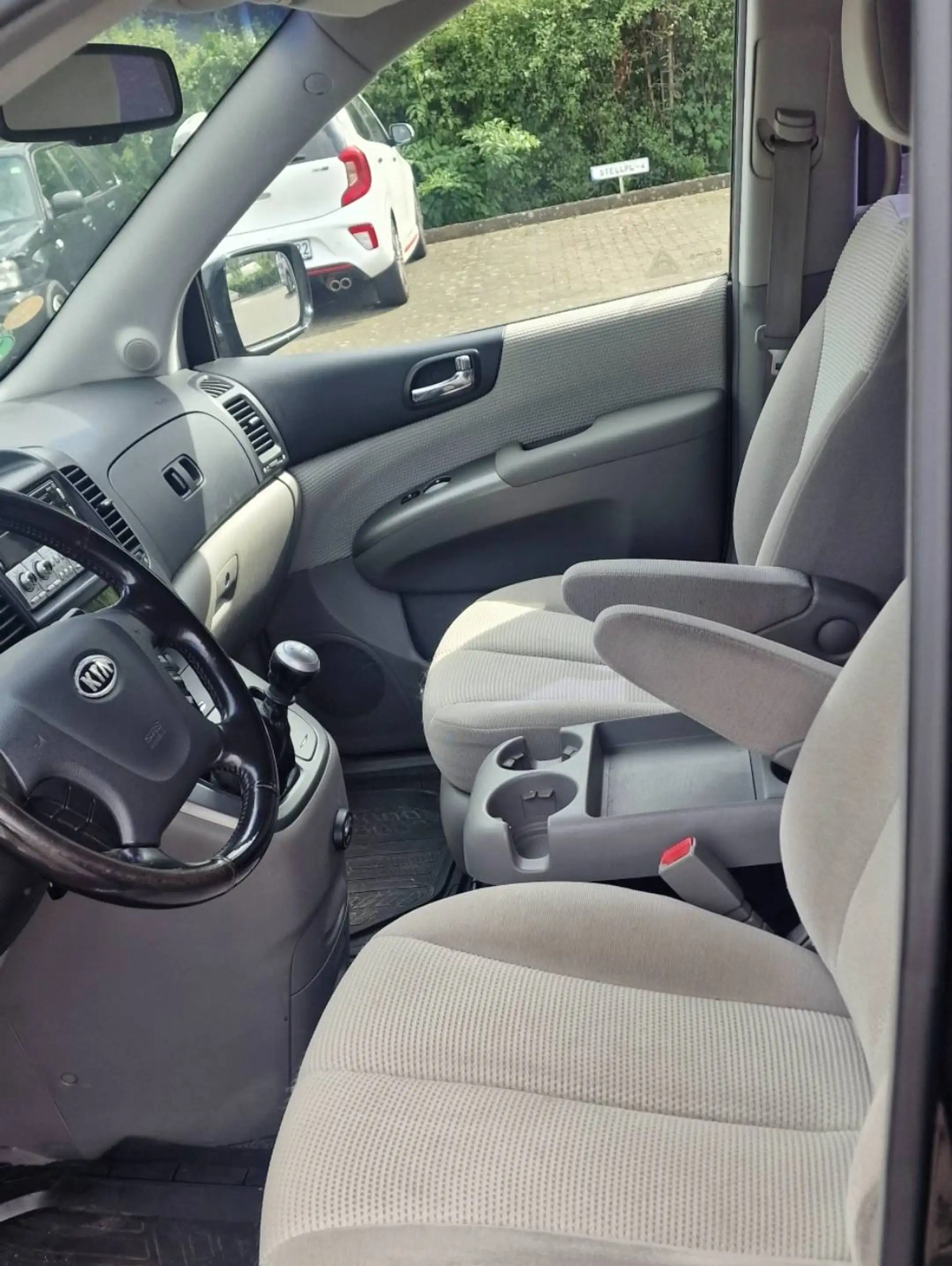 Kia Carnival 2.9 CRDi VGT EX — photo 12