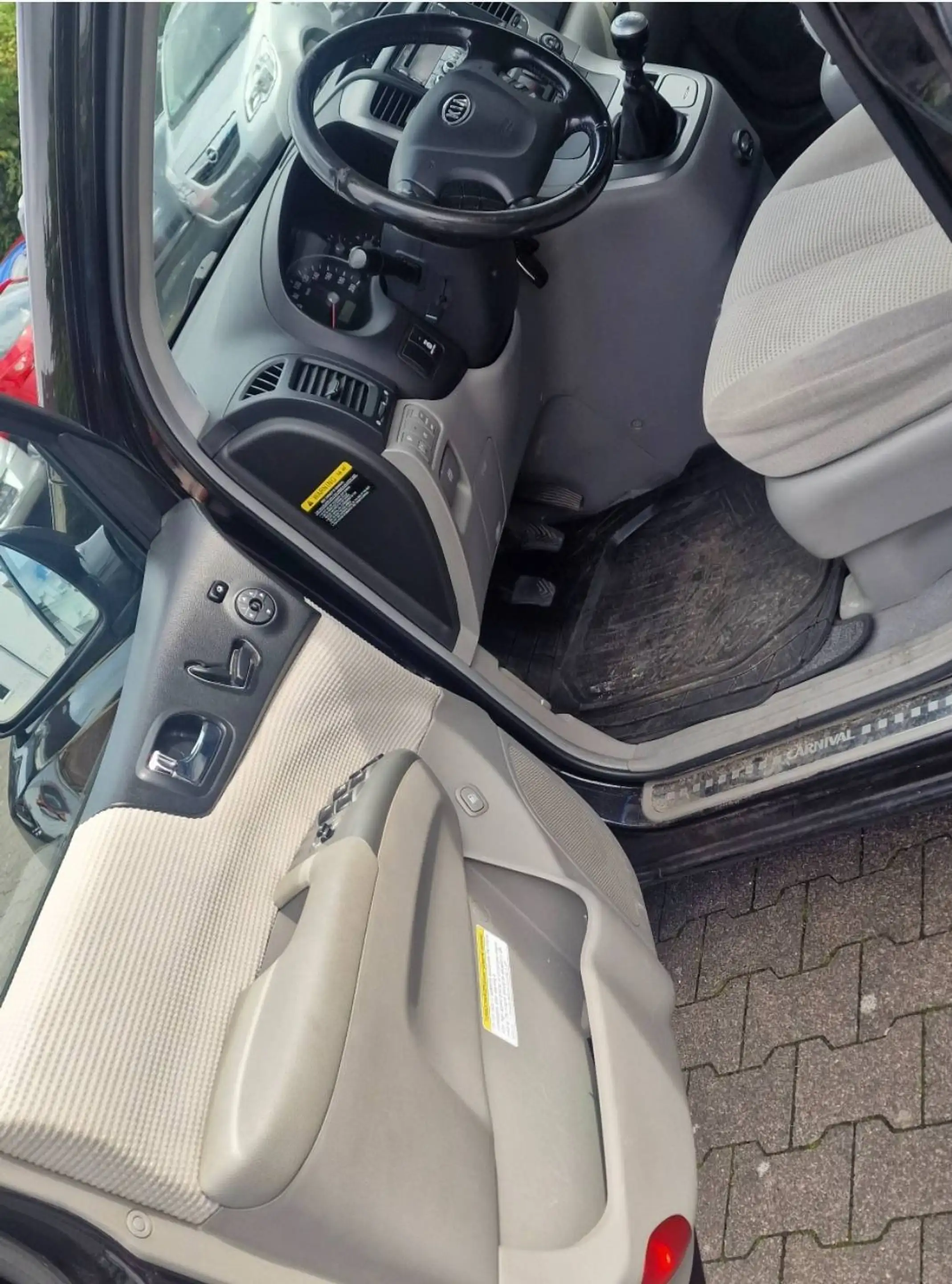 Kia Carnival 2.9 CRDi VGT EX — photo 13
