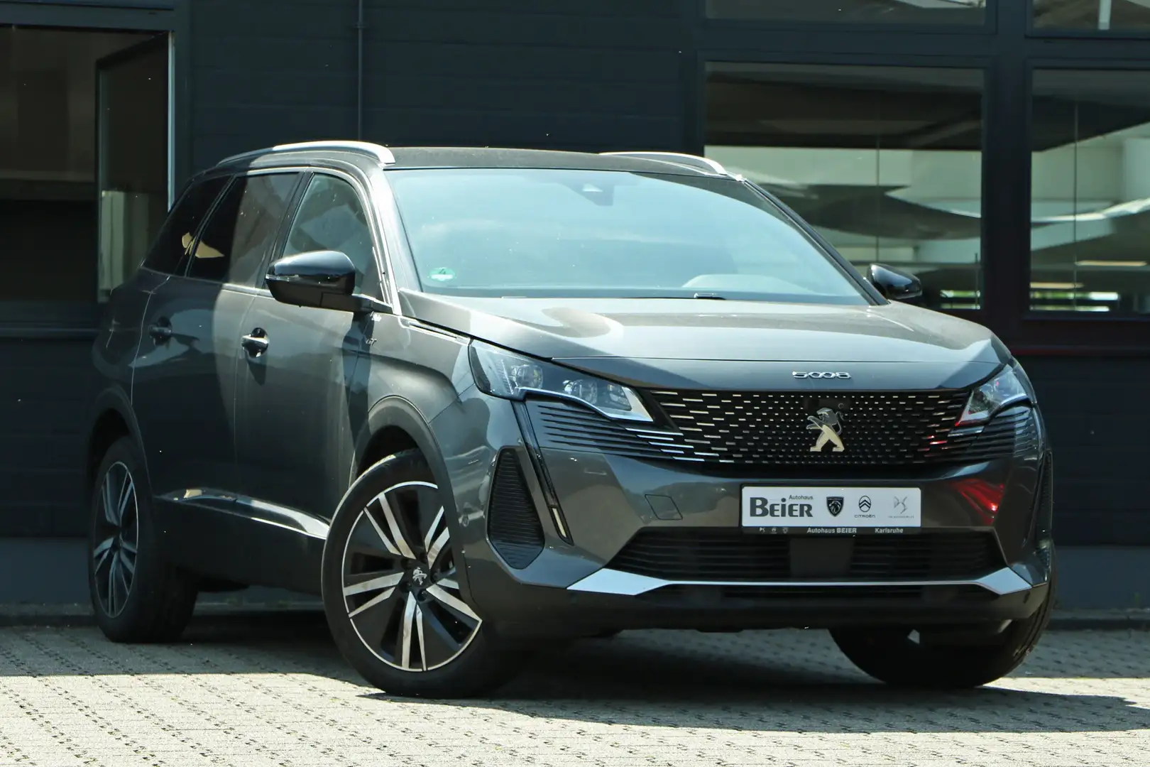 Peugeot 5008 2.0 BlueHDi 180 GT Navi/ Night Vision/ Focal Sound Grau - 2