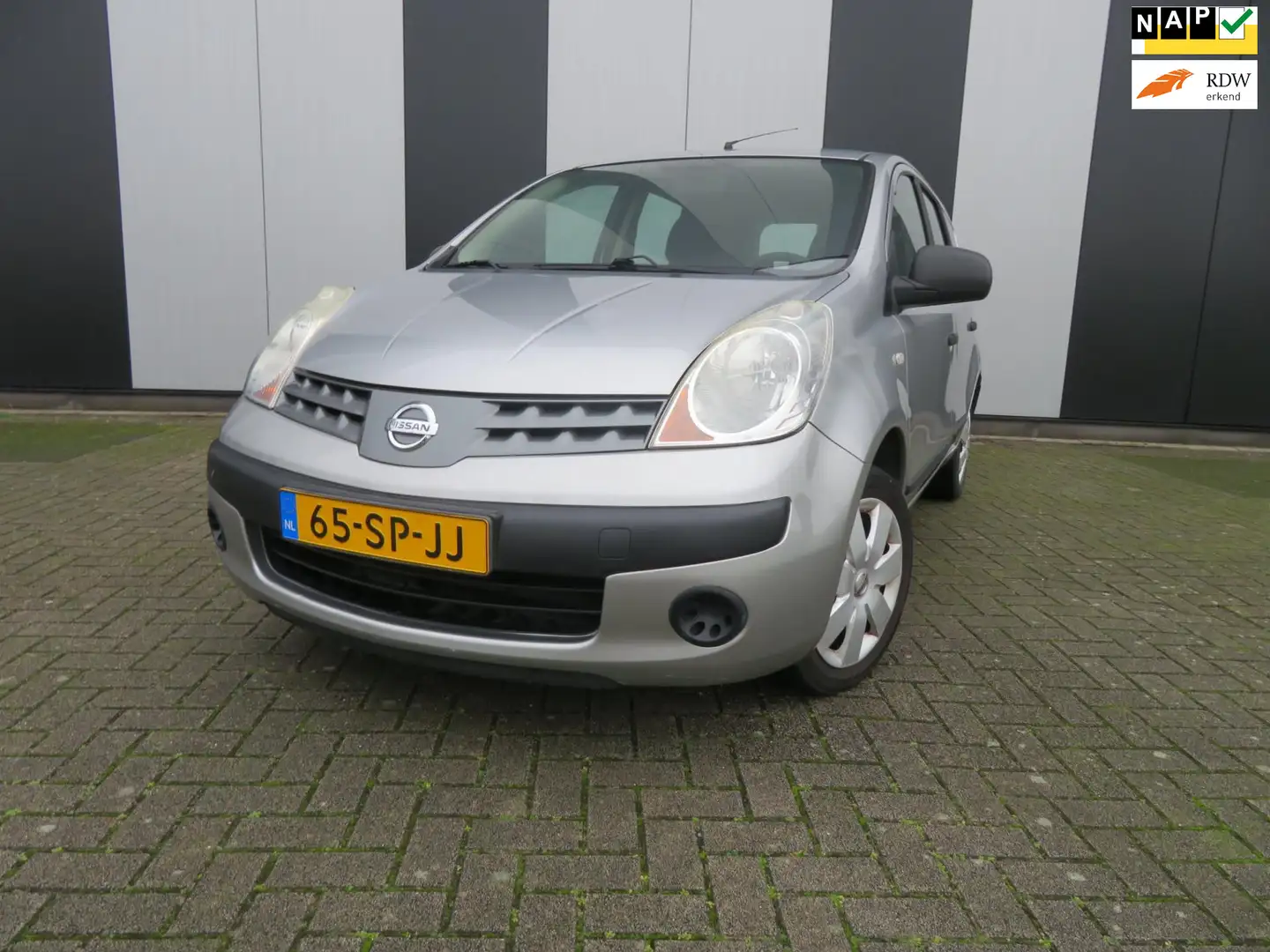 Nissan Note 1.4 Pure Grau - 1