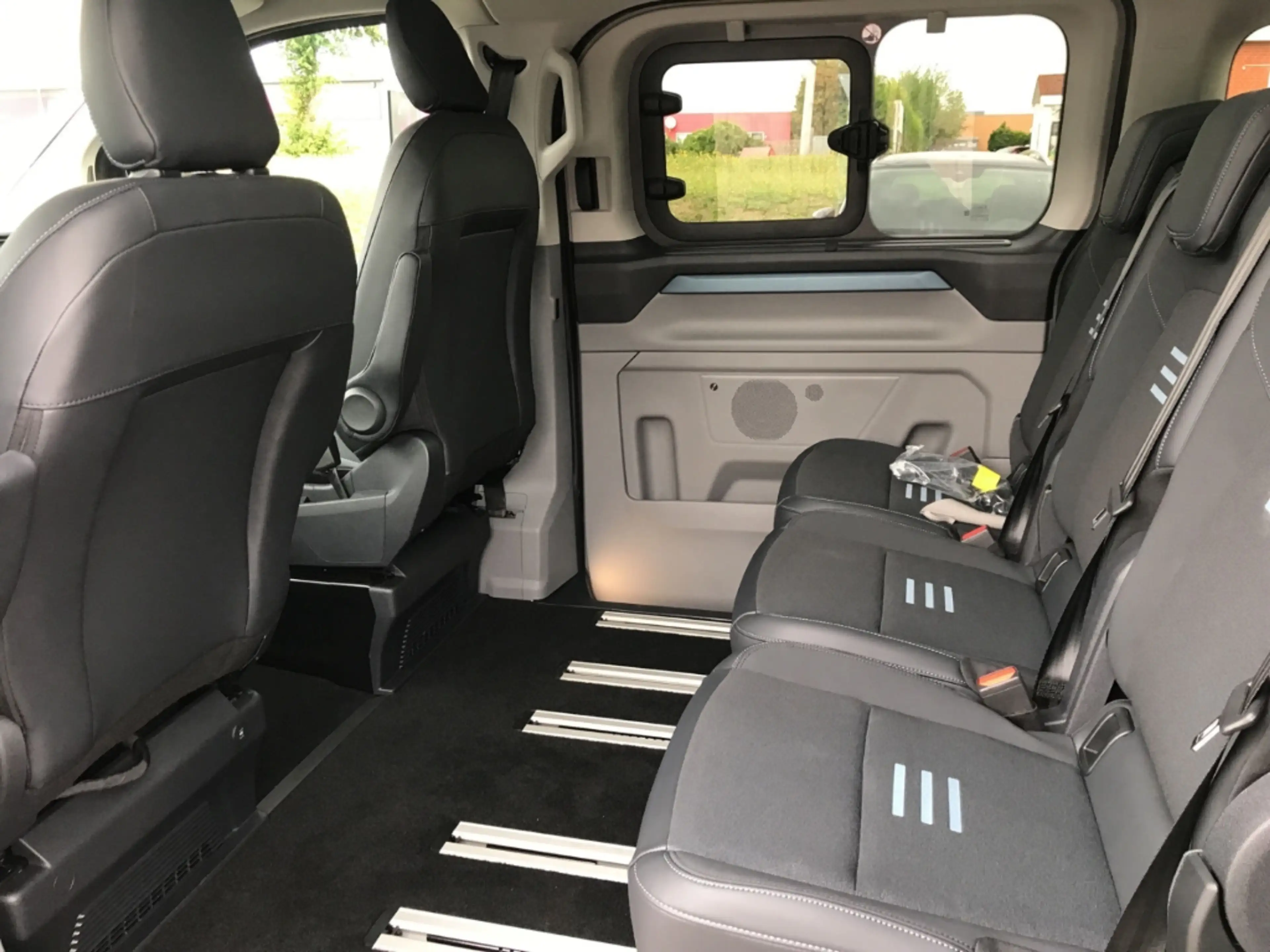 Ford Tourneo Custom Active LED Ahk Pano B&O Navi Tempo — photo 10
