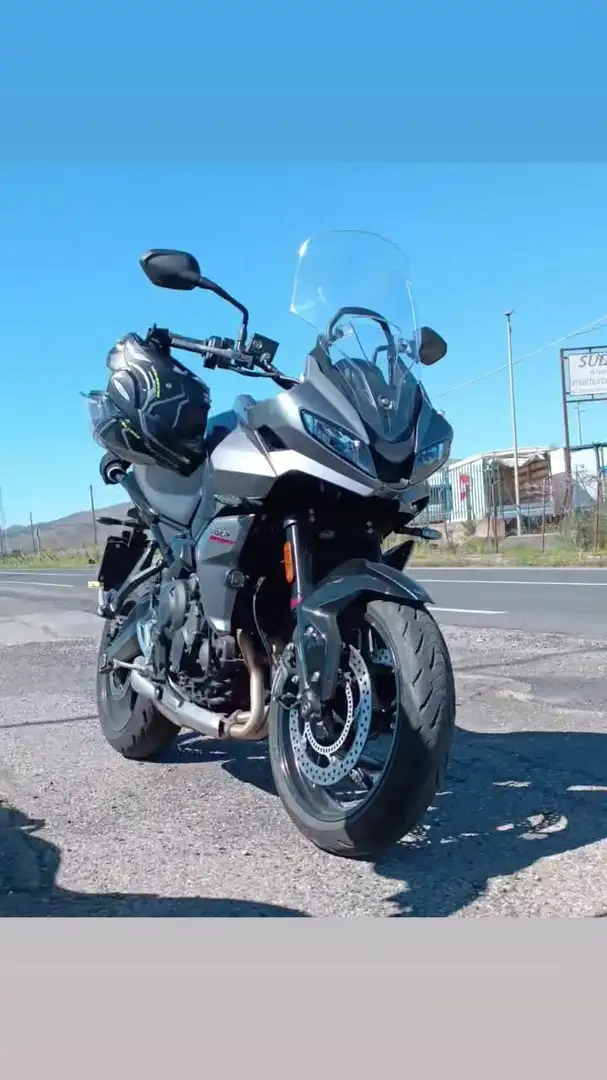 Triumph Trident 660 Grigio - 2