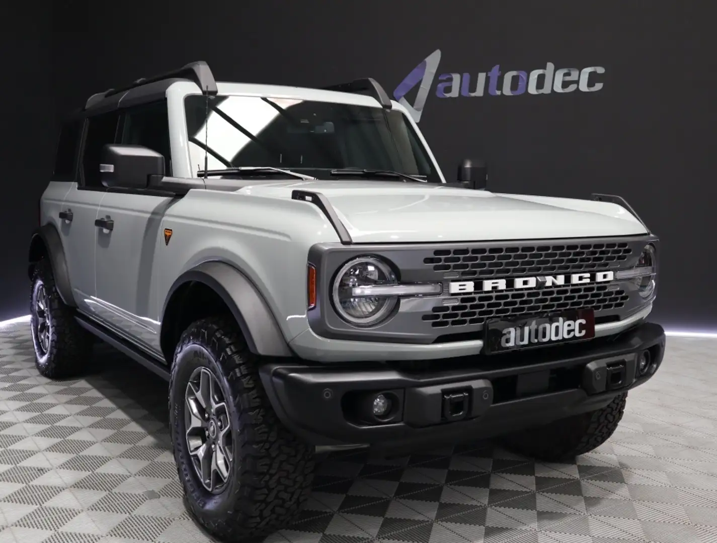 Ford Bronco 2.7 EcoBoost V6 Badlands 335 Auto. Gris - 2