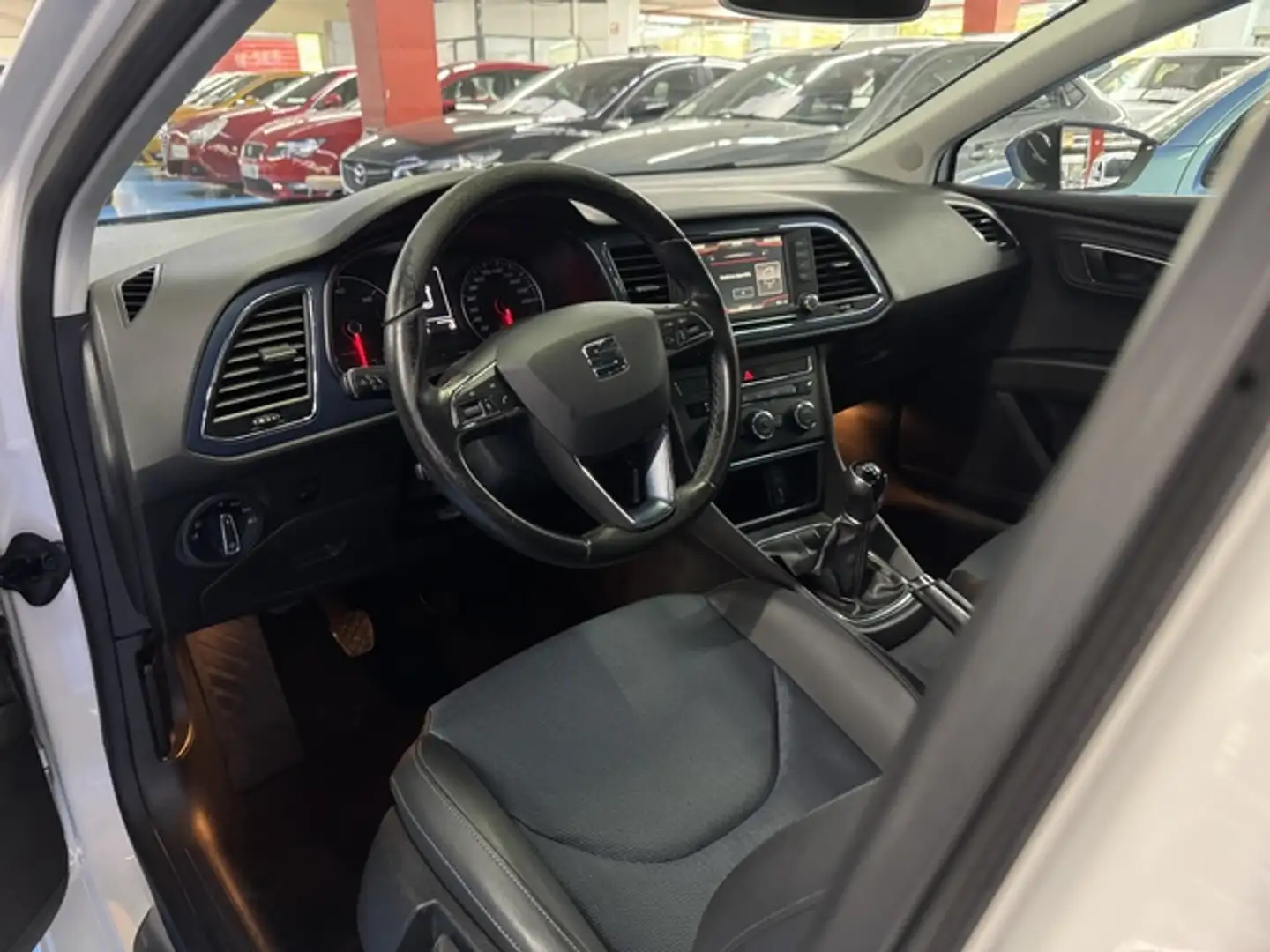 SEAT Leon 1.6TDI CR S&S Style 110 Blanco - 2