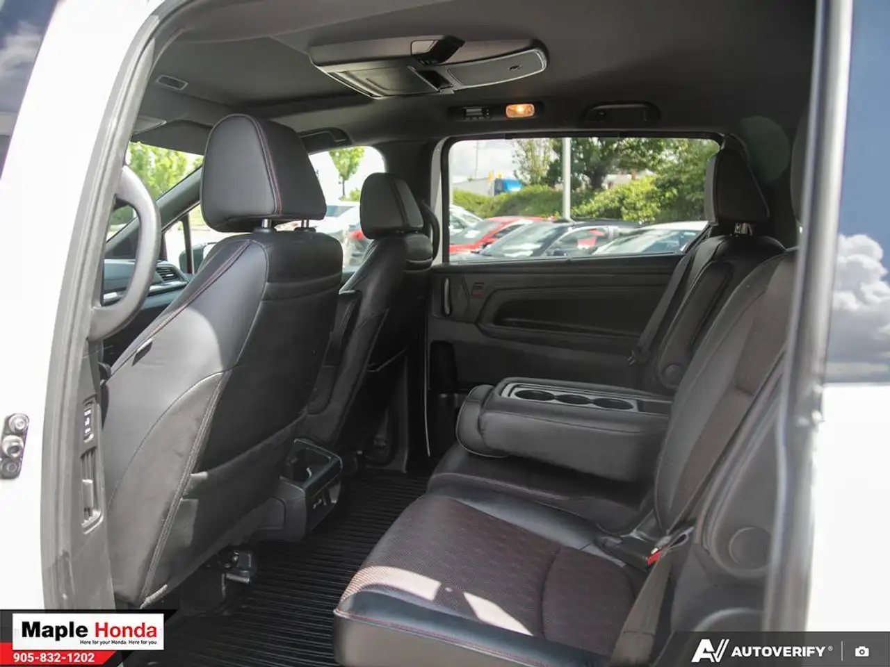 Honda Odyssey снимка Honda Odyssey