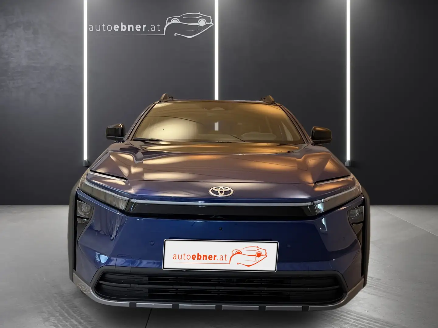 Toyota bZ4X bZ4X Touring BEV 4x4 Lounge WÄRMEPUMPE+RADAR+360K Blau - 2