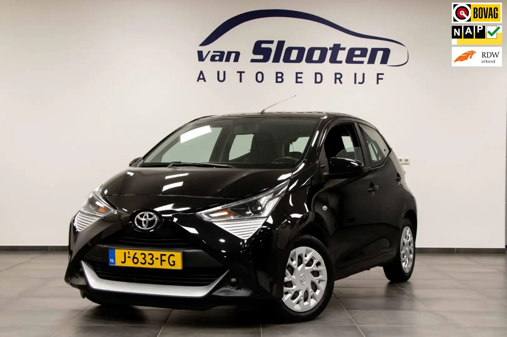 Toyota Aygo 1.0 VVT-i x-play| Airco| Camera | Apple Car Play/A Zwart - 1
