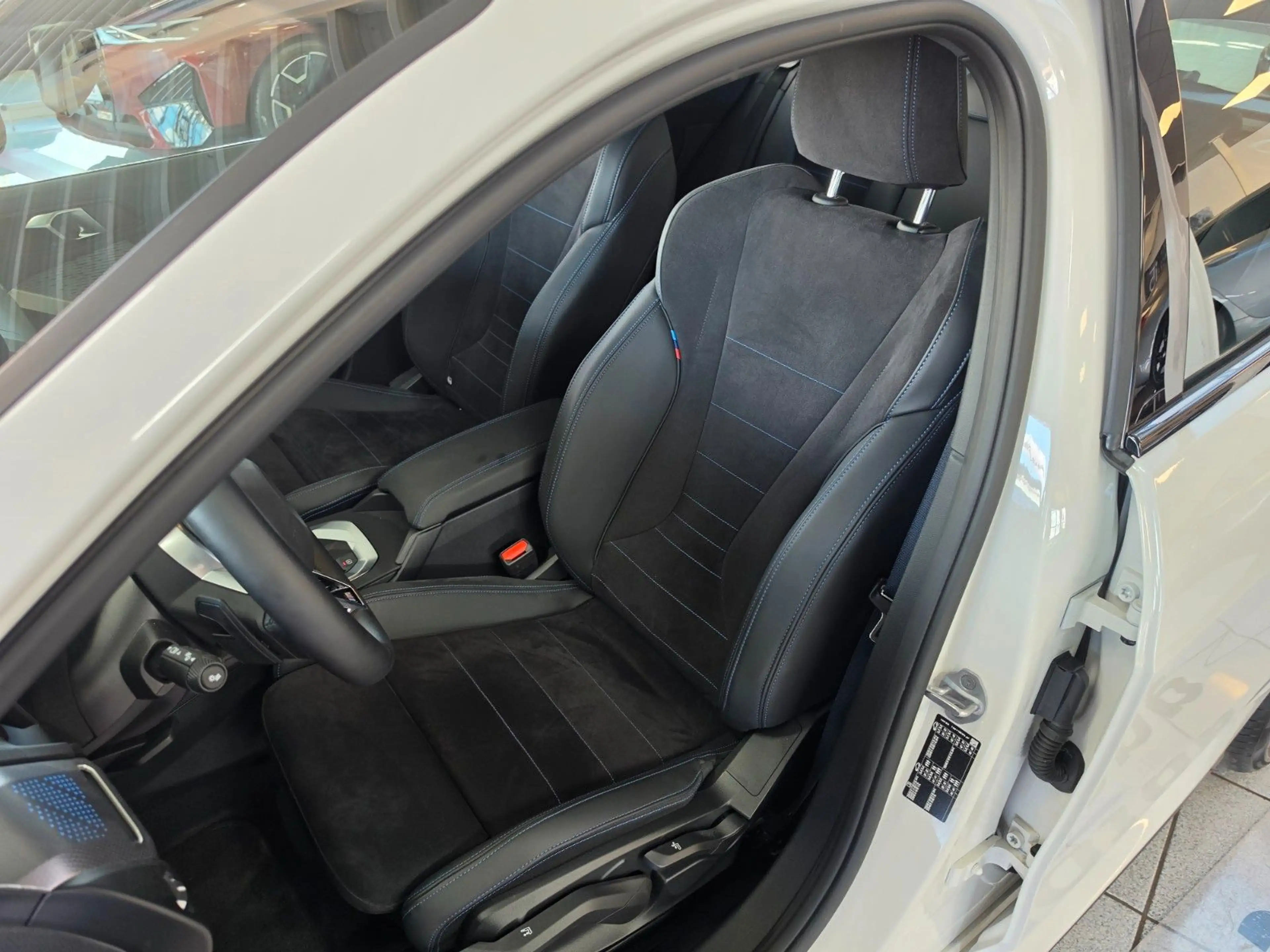 BMW 120 d M Sportpaket Shadow-Line AUT./LED/CAM — photo 11