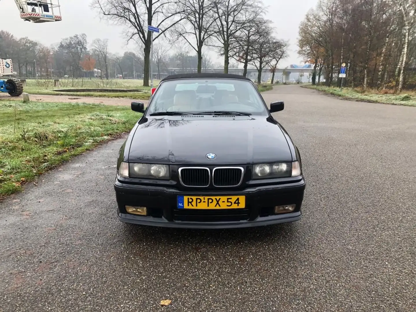 BMW 318 i Zwart - 2
