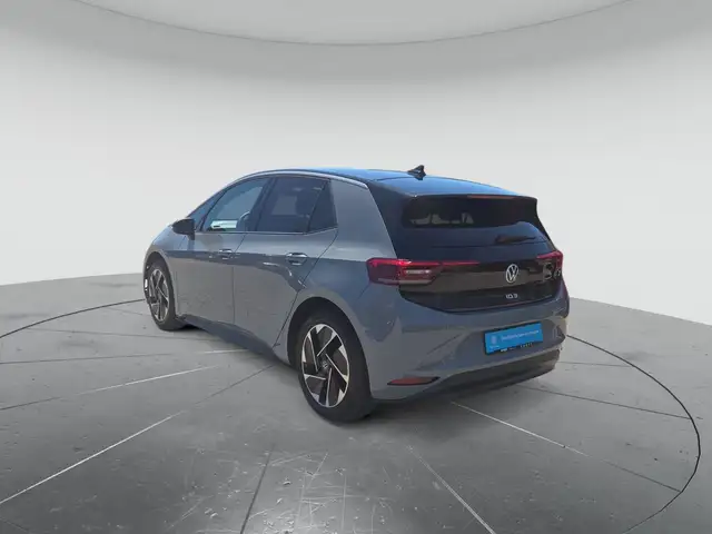 Volkswagen Id.3 view 3