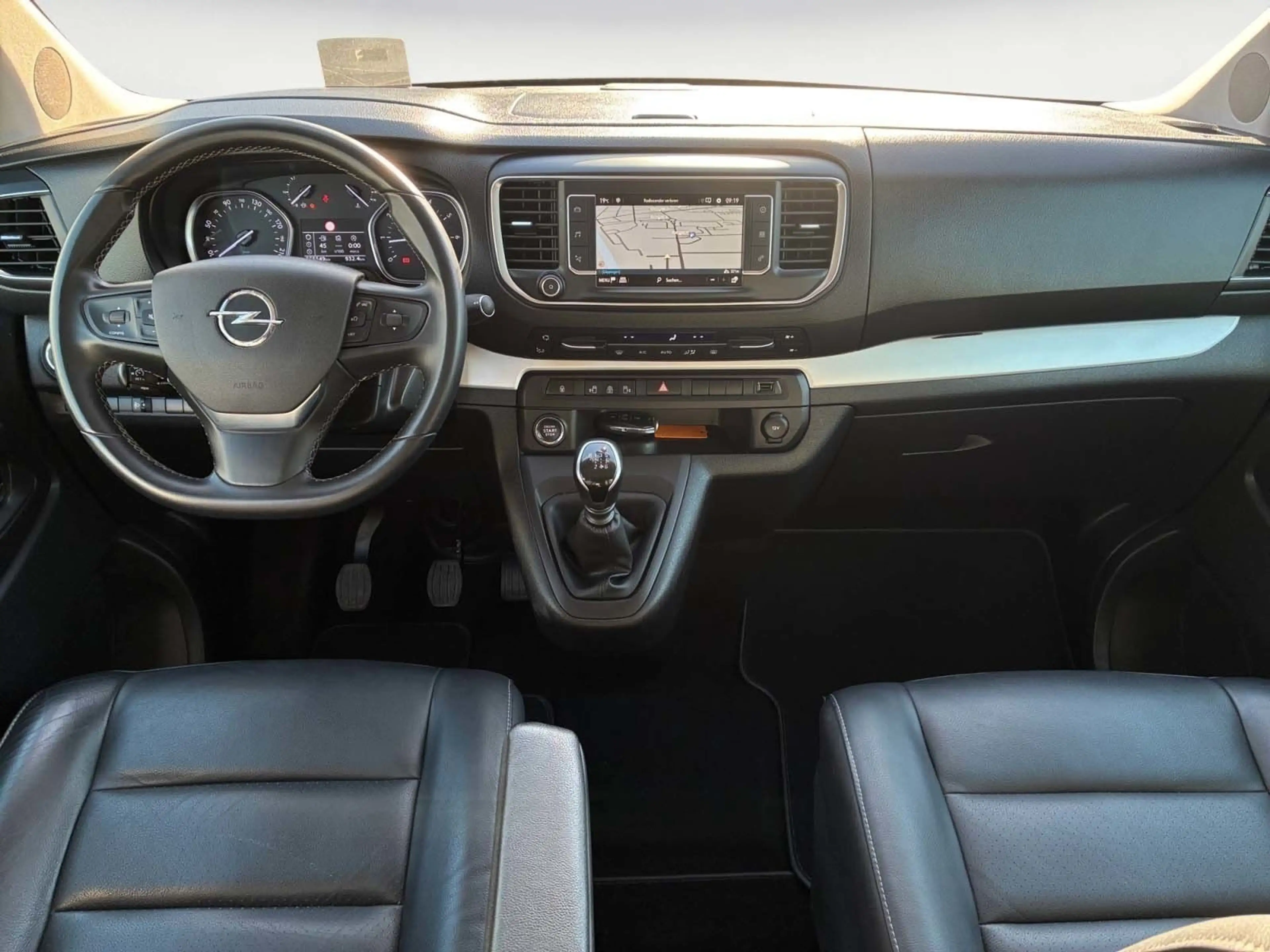 Opel Zafira PDC+KAMERA*XENON*SHZ*MASSAGESITZE — photo 11