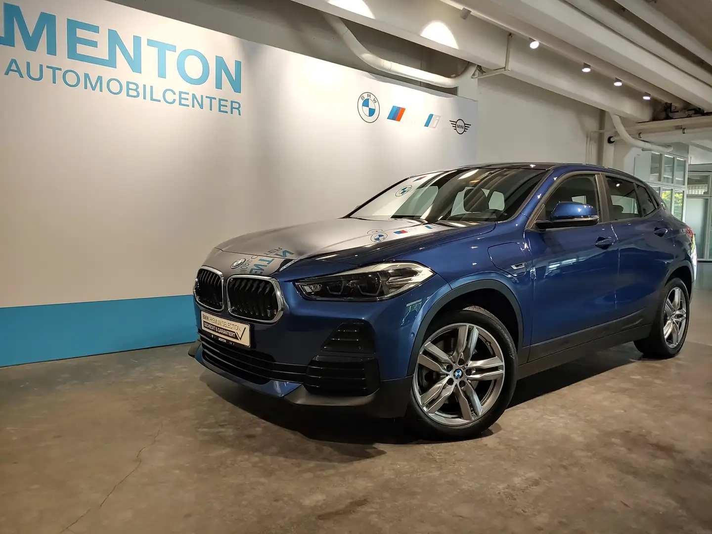 BMW X2 xDrive25e Advantage/LED/Pano/RFK Blauw - 2