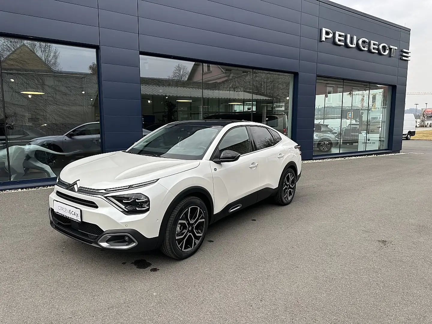 Citroen E-C4 X e-C4 X Elektromotor 136 50kWh Shine "inkl. Aluw... White - 2