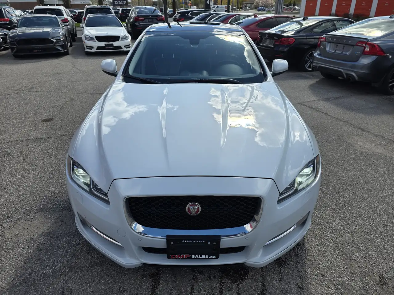 Jaguar XJ снимка Jaguar XJ