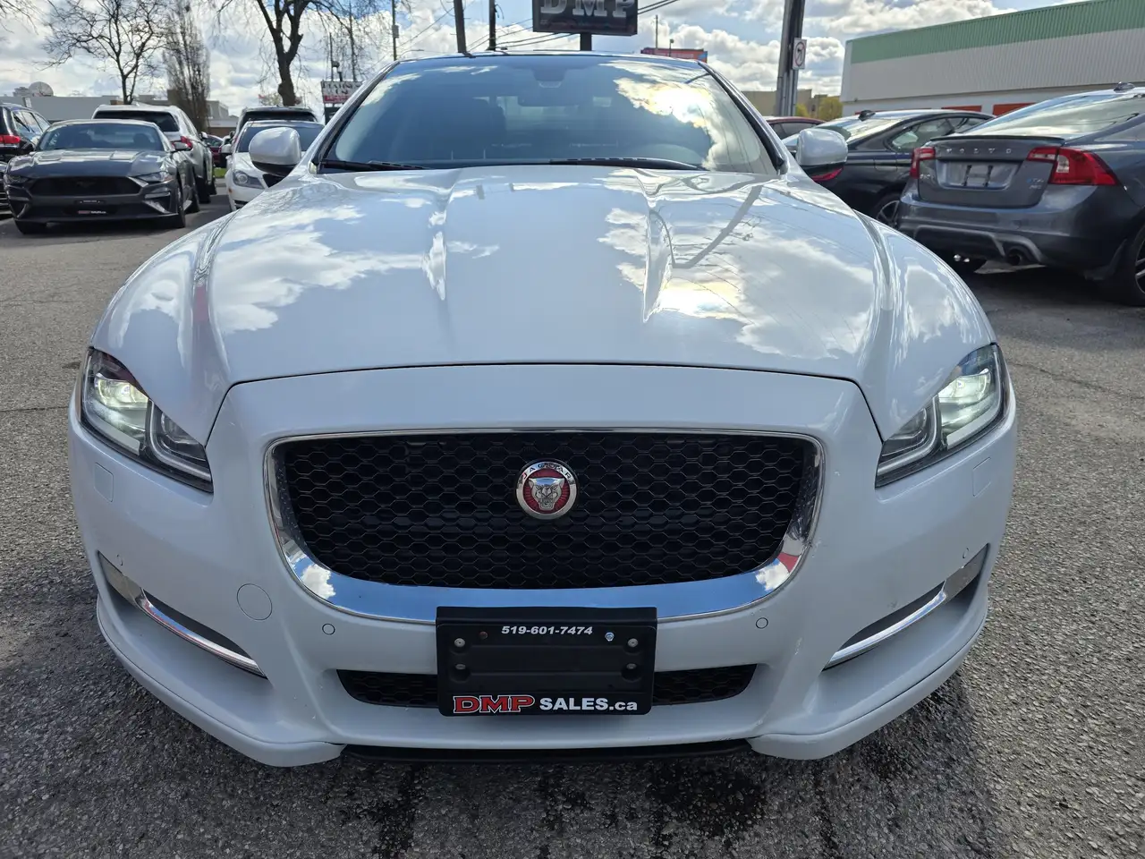 Jaguar XJ снимка Jaguar XJ
