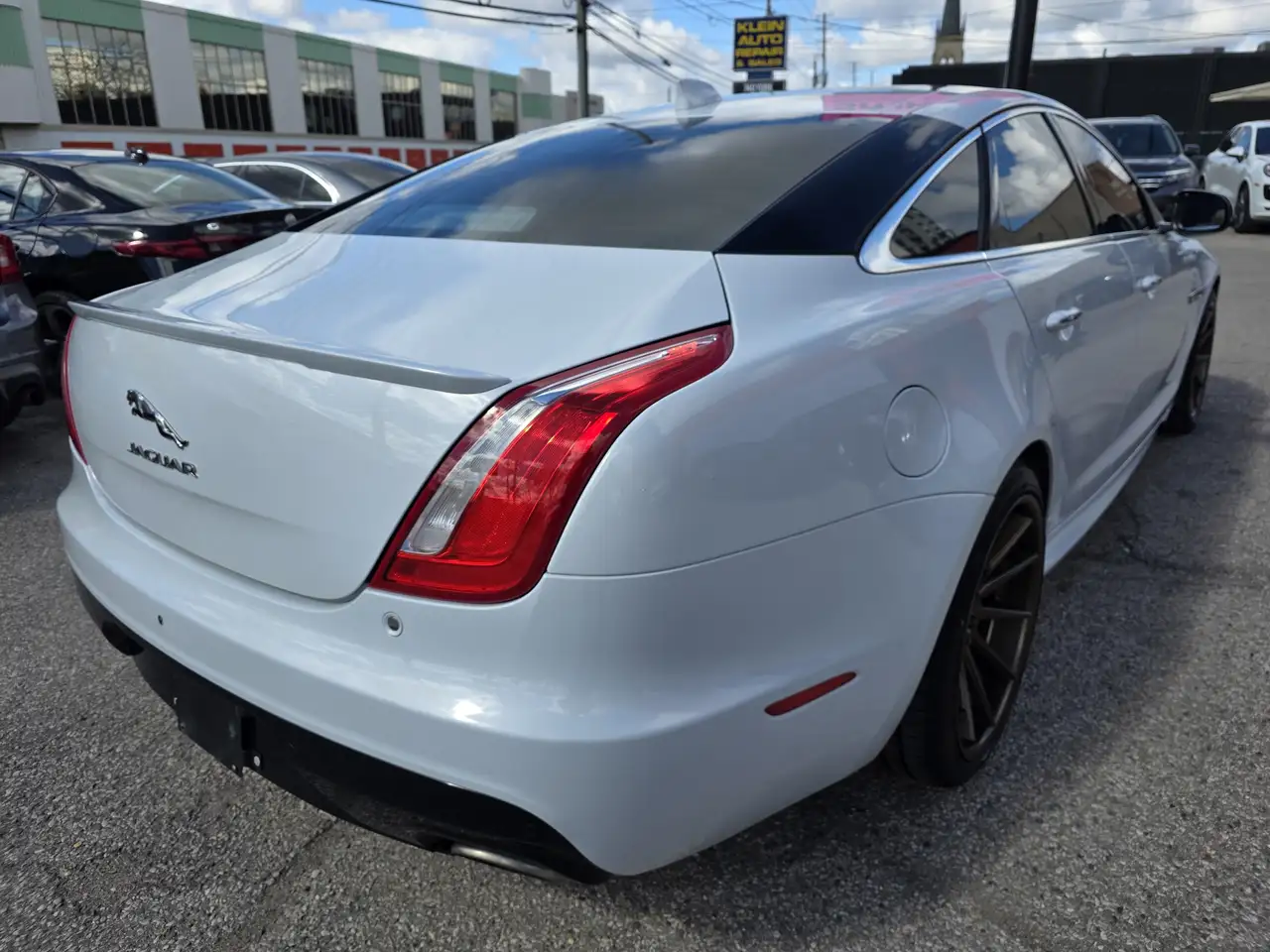 Jaguar XJ снимка Jaguar XJ