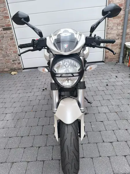 Ducati Monster 696 - foto 3